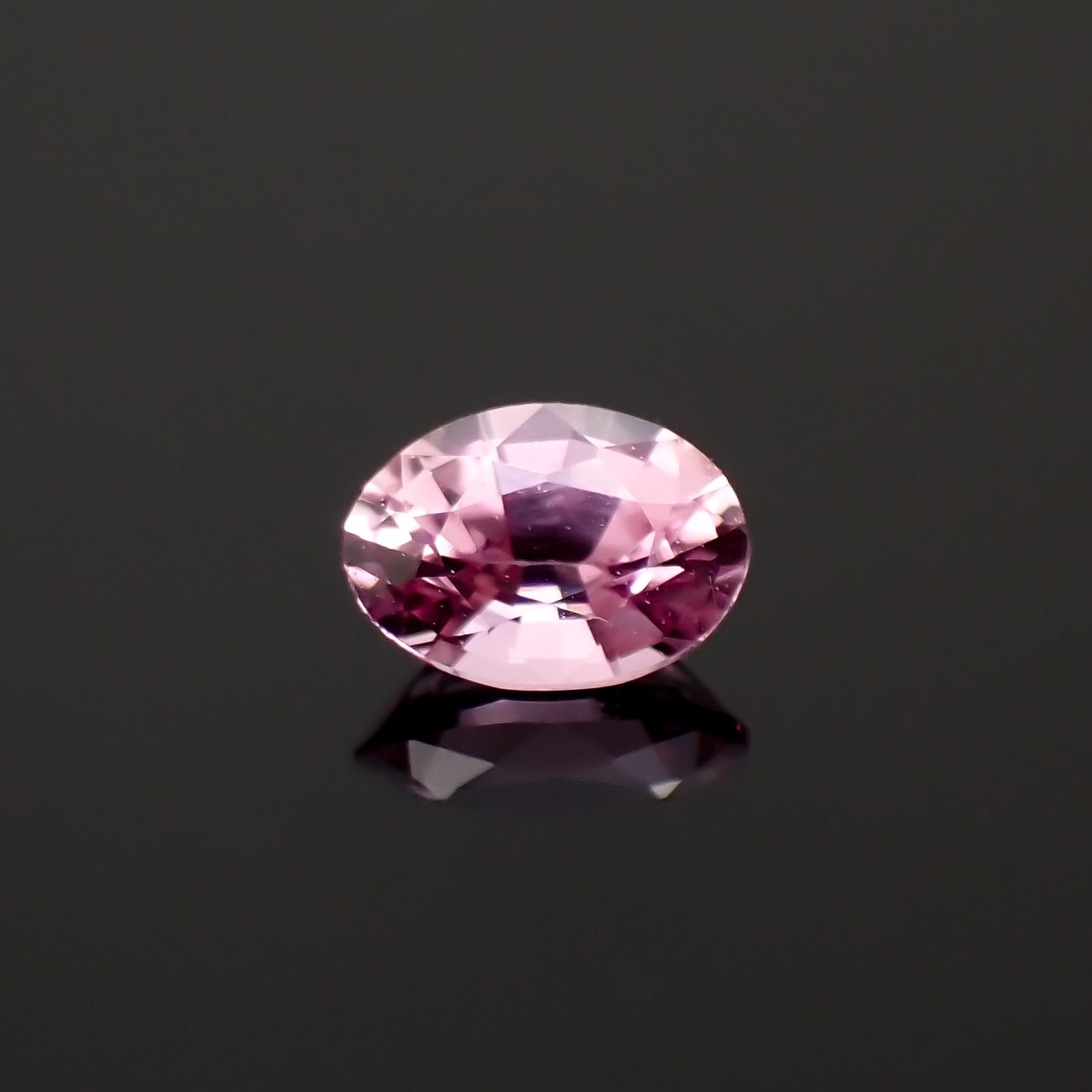 ネオンピンクサファイア スリランカ産 0.20ct[230421526]3.8x2.7mm前後