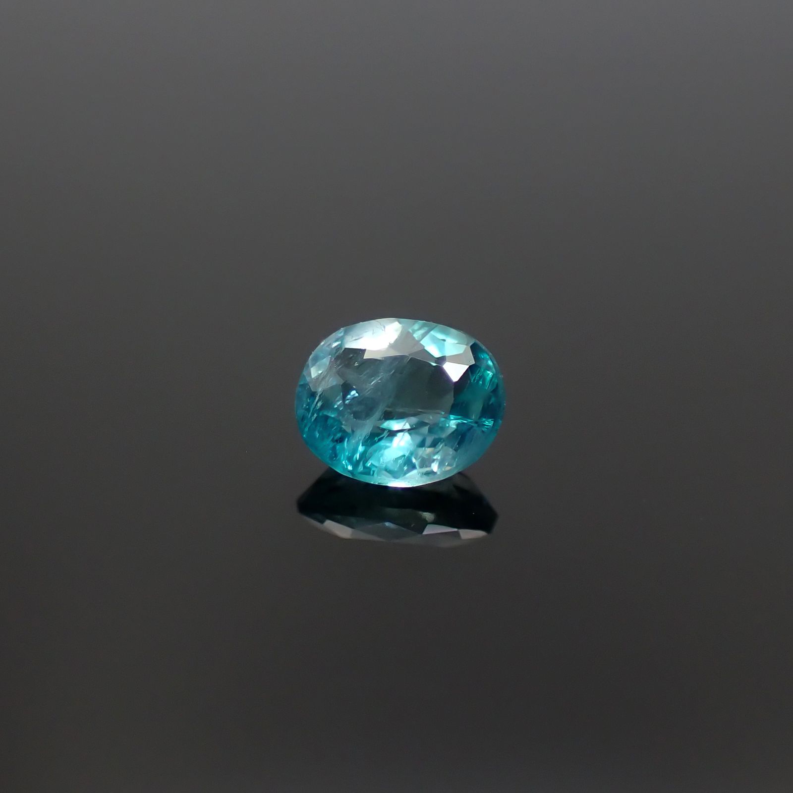 グランディディエライト(宝石名グランディディエライト)マダガスカル産 0.16ct 識別済[241229534]3.7x3.2mm前後