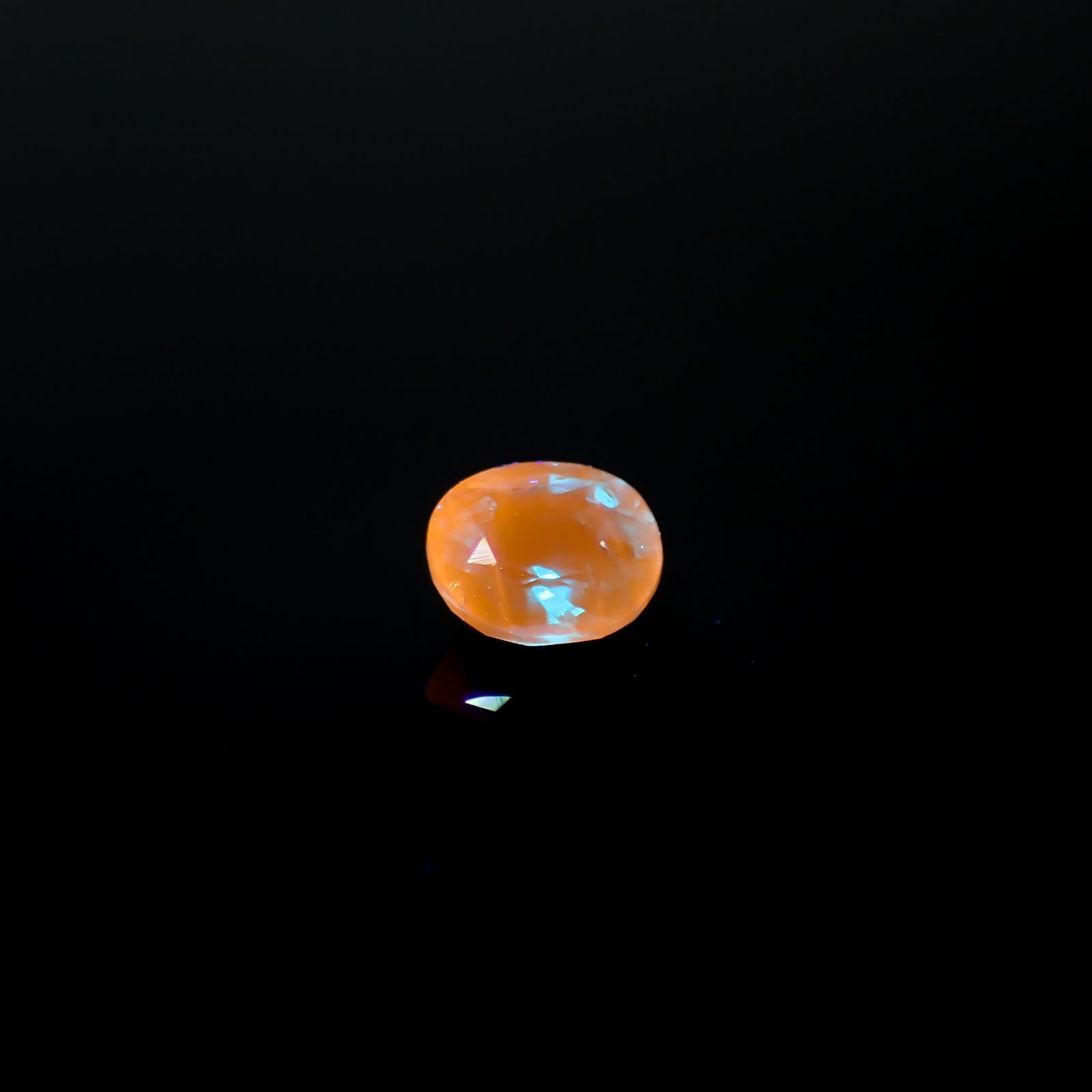 アウイナイト フルオレッセンス アフガニスタン産 0.13ct[240527571]3.7x3mm前後