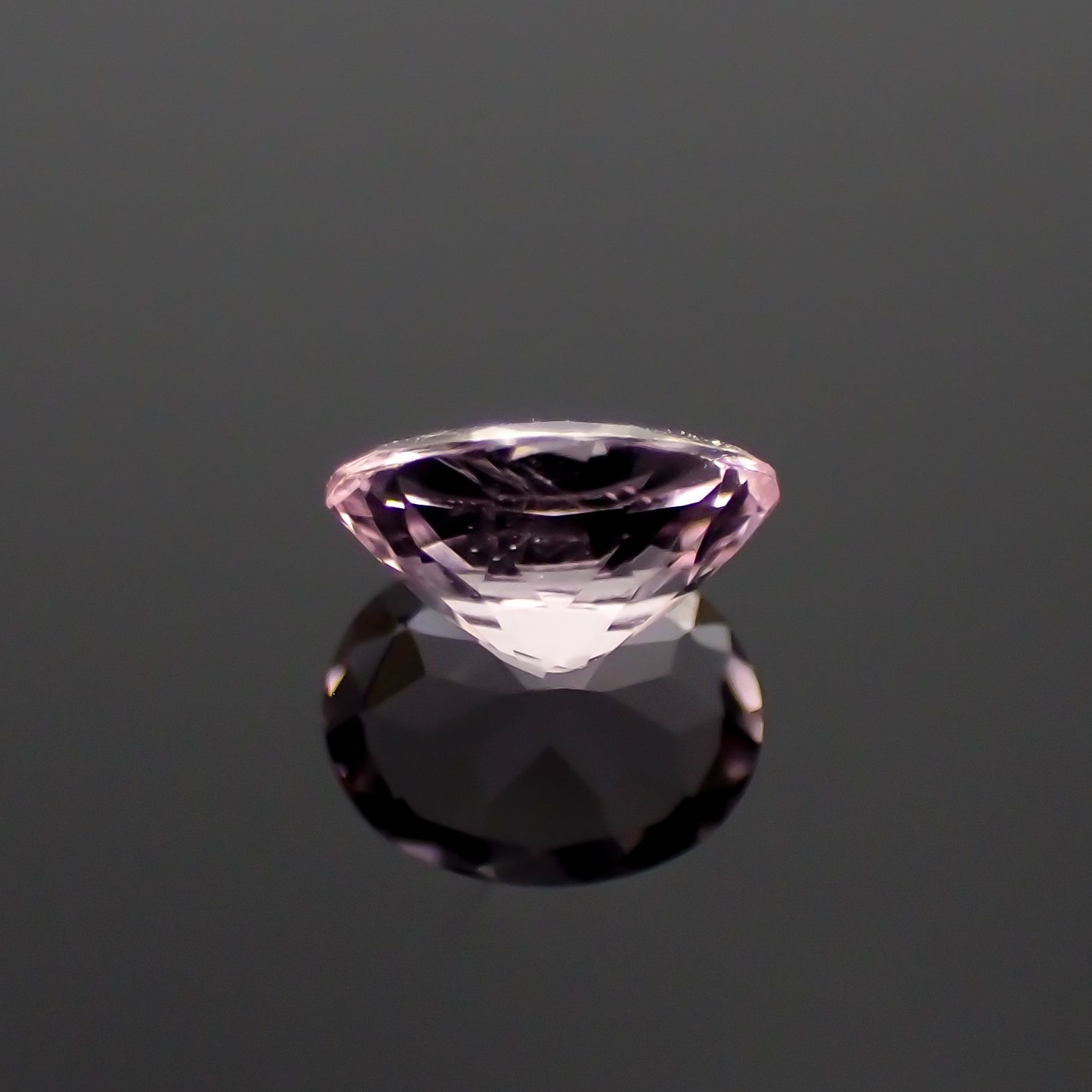 モルガナイト モザンビーク産 0.28ct[230923354]5.1x4mm前後