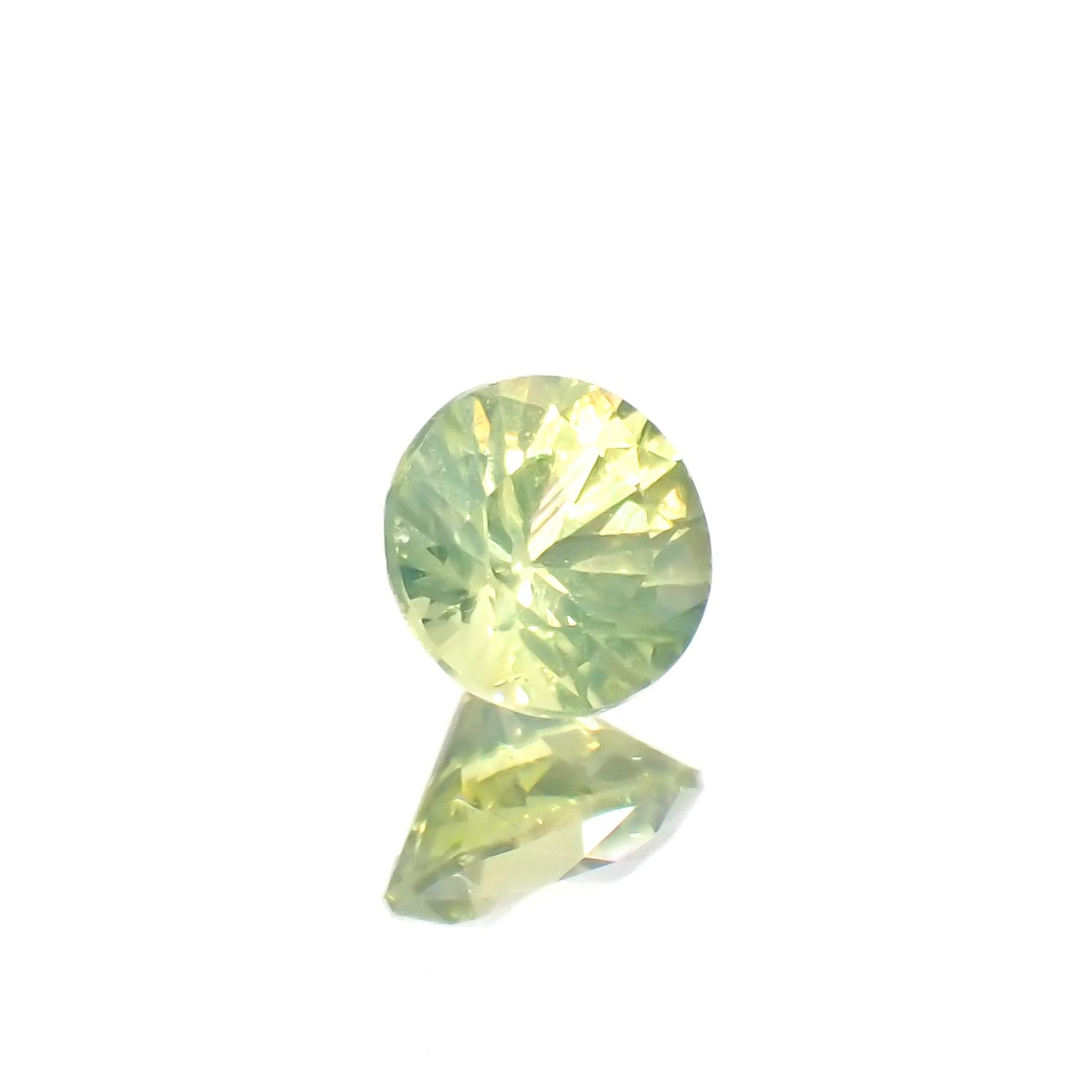 クリソベリル(宝石名クリソベリル)スリランカ産 0.24ct 識別済[230622492]3.7x3.7mm前後