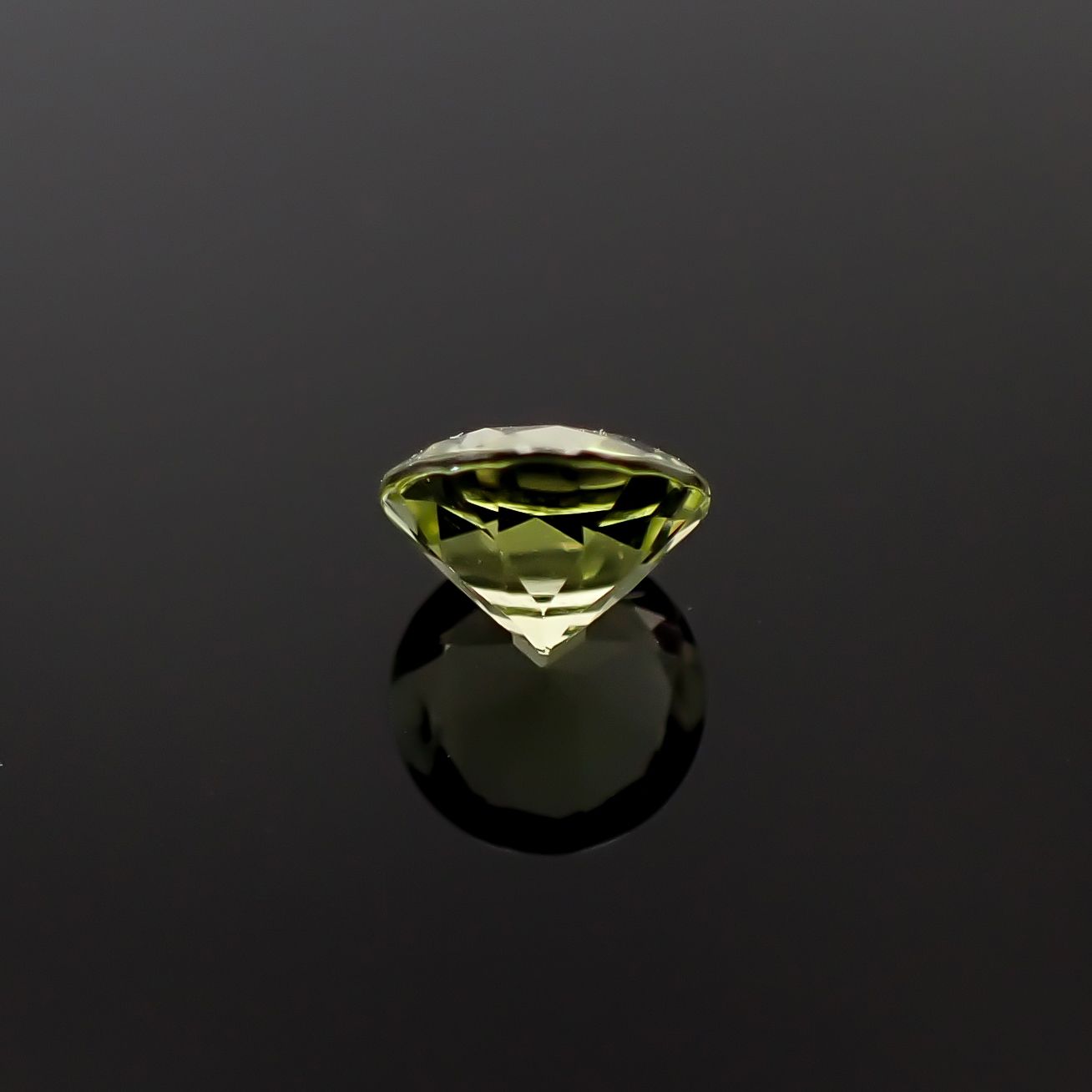 モンテブラサイト(宝石名モンテブラサイト)マダガスカル産 0.46ct 識別済[241229656]5x5mm前後