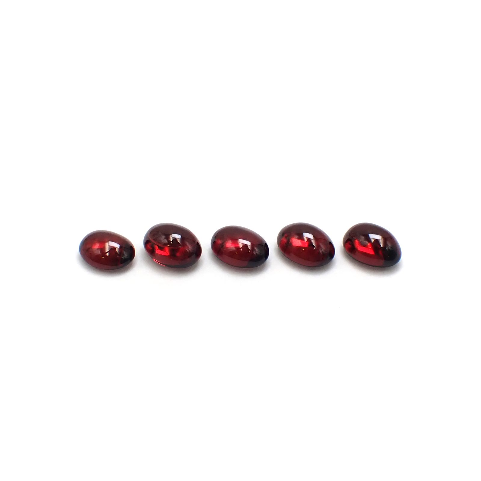 ◇ランダムセレクト◇パイロープアルマンディンガーネット モザンビーク産 約1.60ct / 8.1x6.1mm前後 [260532214]