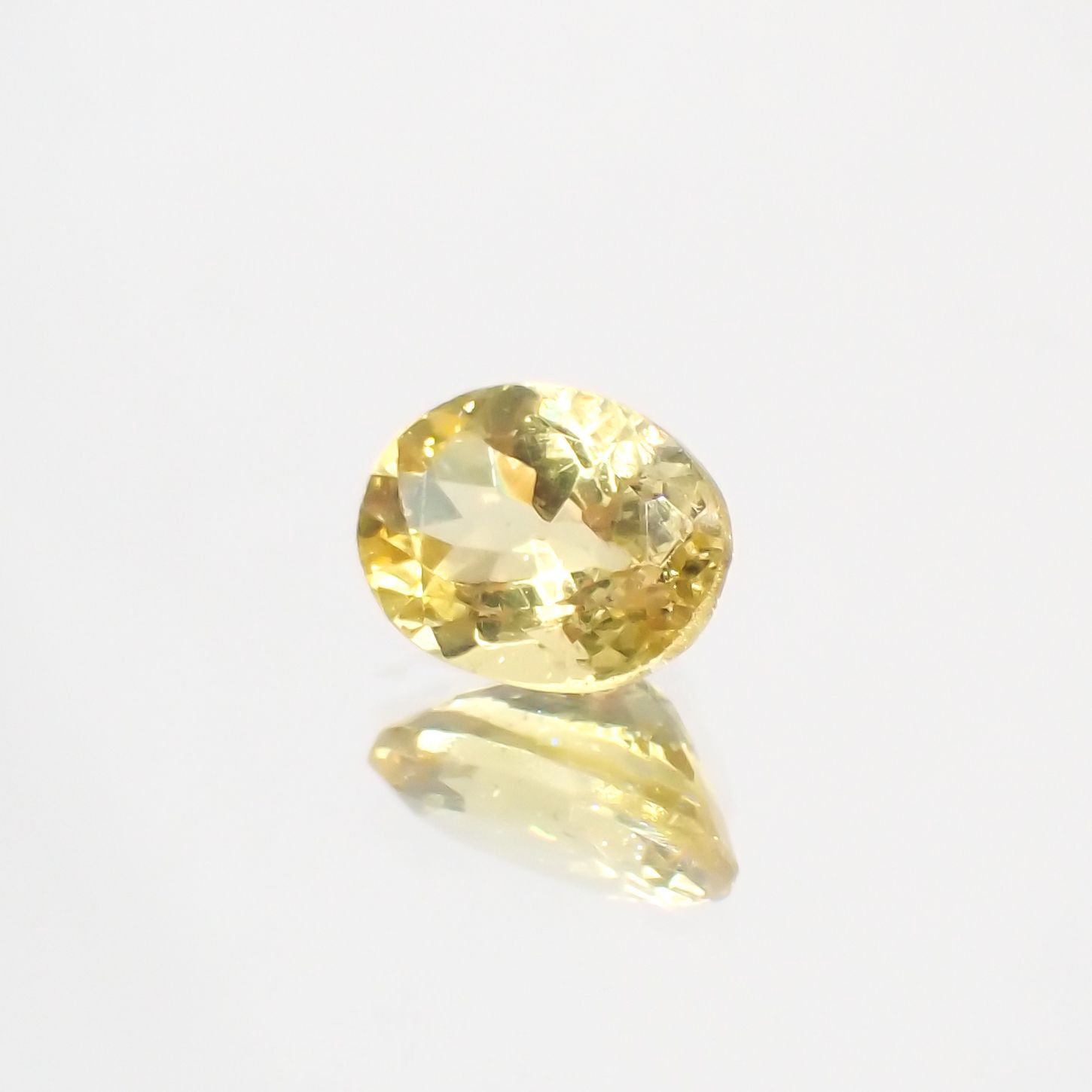 レモンイエローアパタイト(宝石名アパタイト) メキシコ産 1.41ct 識別済[210913226]8.1×6.1mm前後