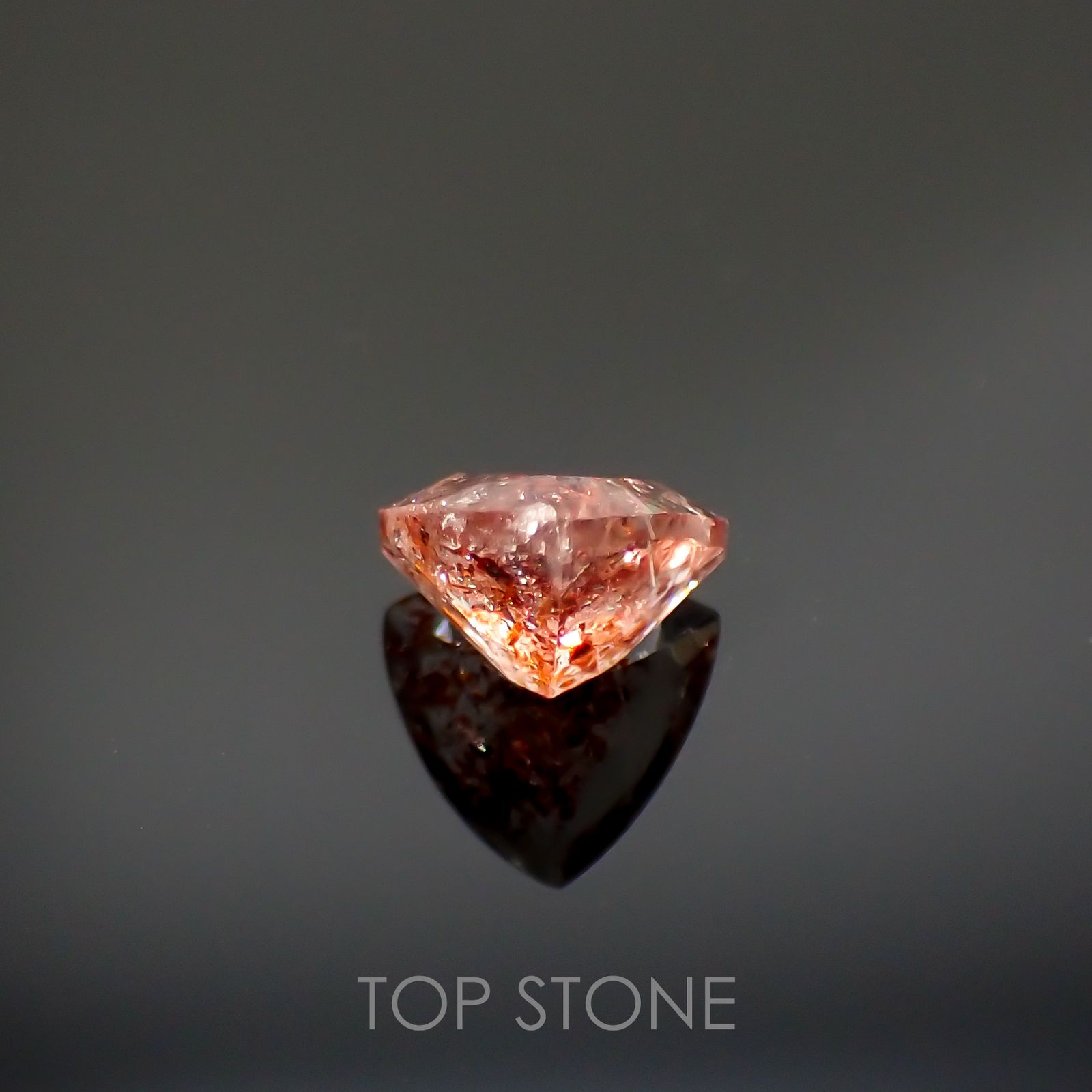 ファイヤークォーツ ナイジェリア産 1.39ct[220114754]7.5x7.9mm前後