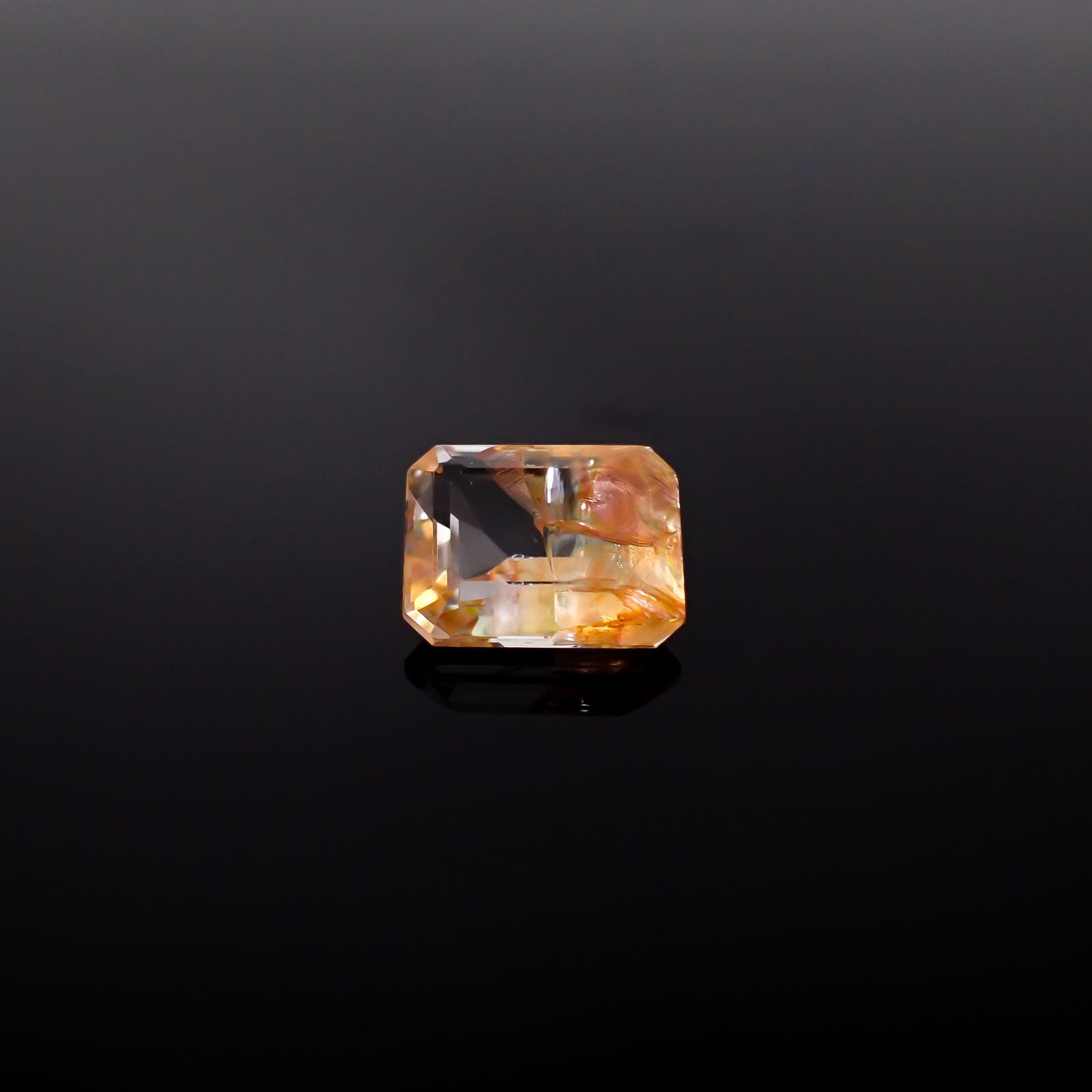 オーロラクォーツ ブラジル産 3.89ct / 11.1x8.7mm前後 [260331888]