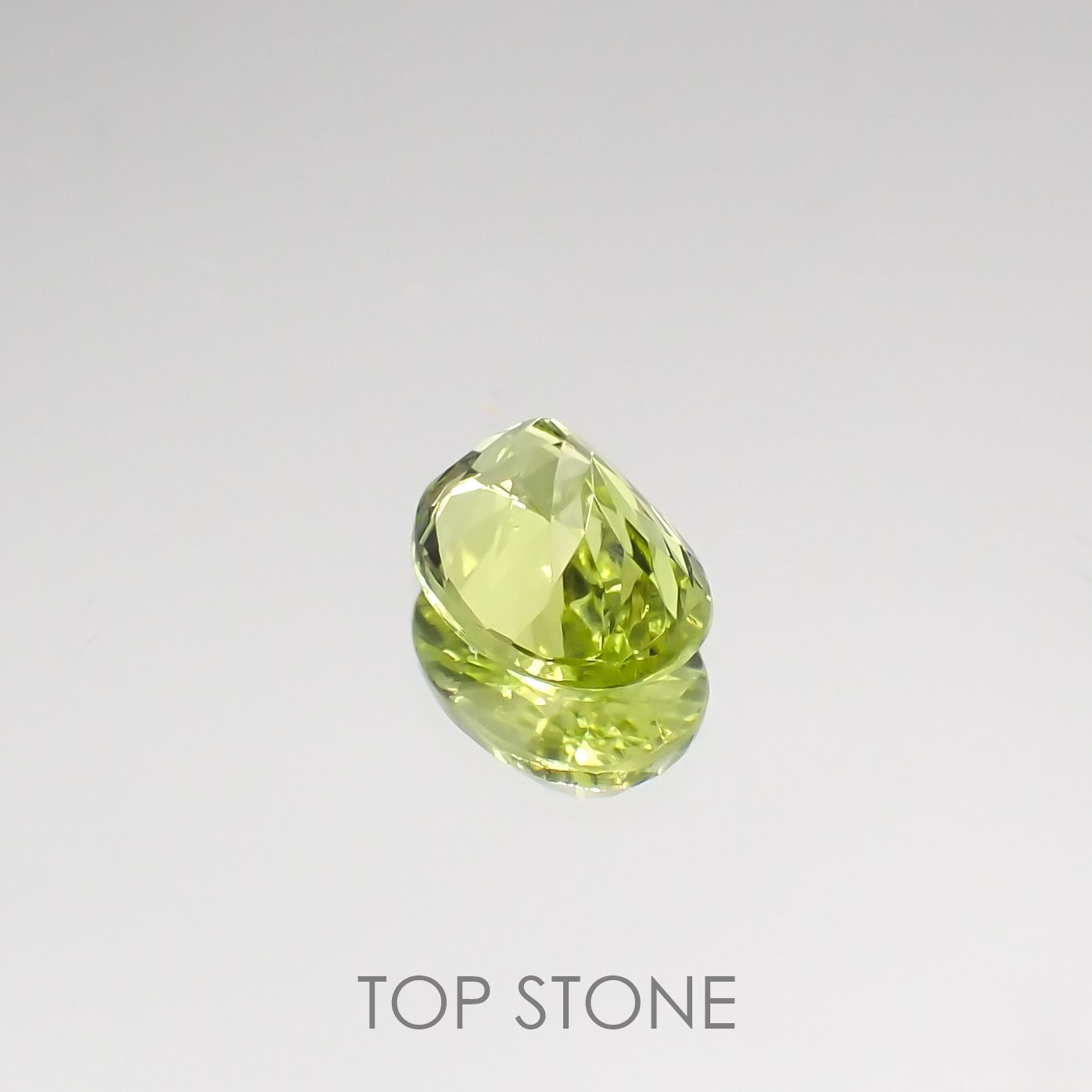 パロットクリソベリル(宝石名クリソベリル) インド産 0.77ct 識別済[210711516]6.8×4.7mm前後