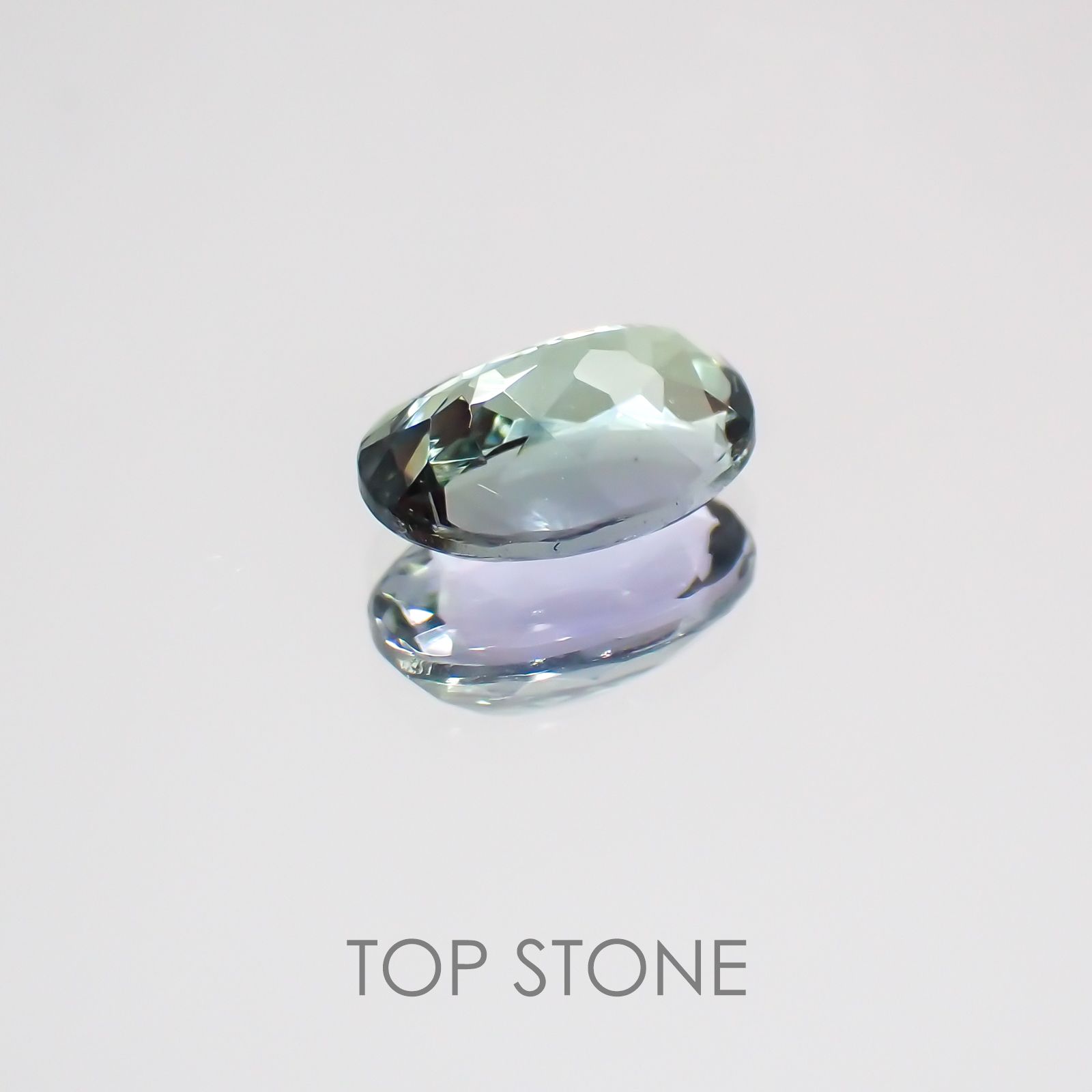 バイカラータンザナイト タンザニア産 ルース 0.87ct[210210050]6.9×5mm前後