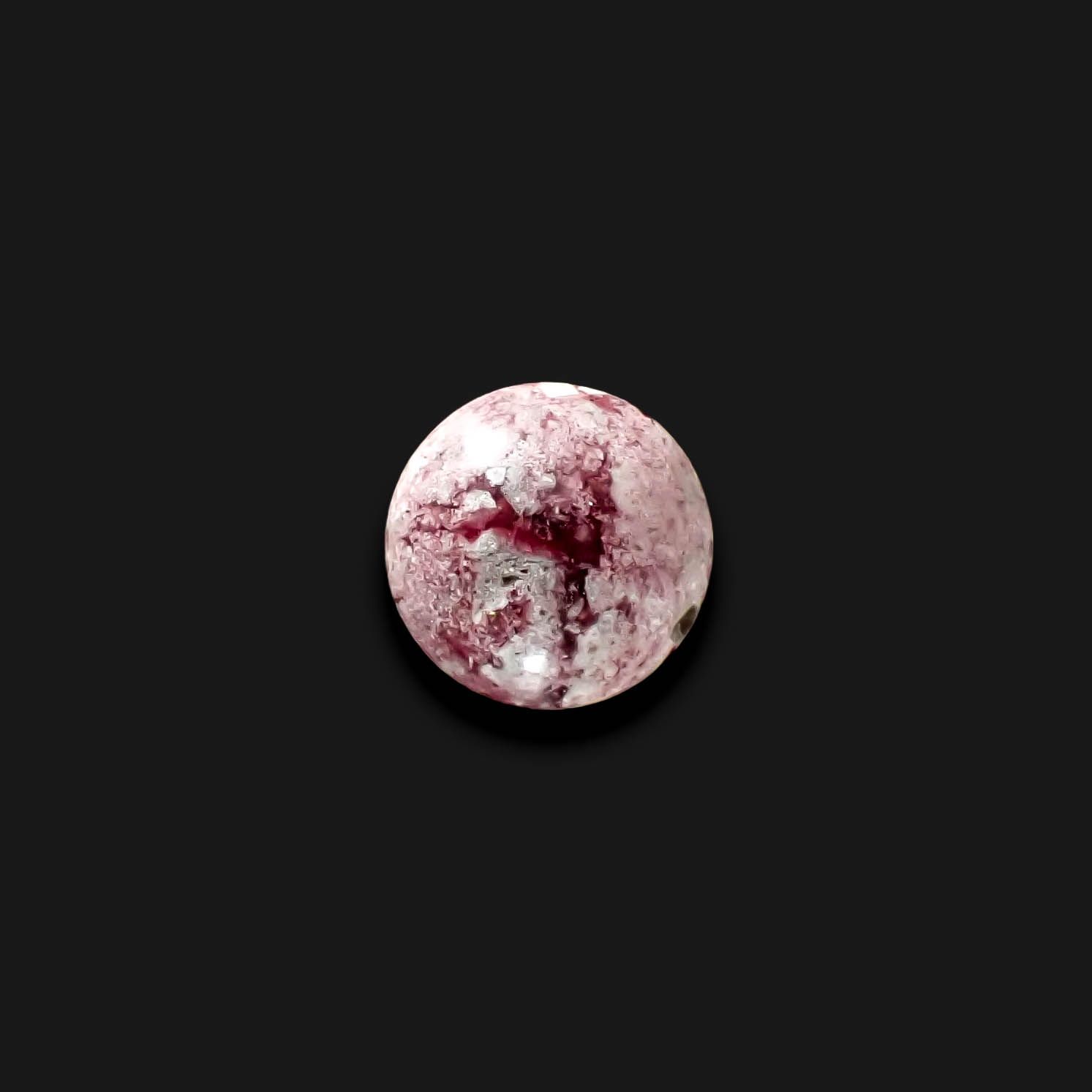 レッドベリル/ピンクベリル(母岩付き) アメリカ・ユタ州産 2.11ct [250730905]9.1x9.1mm前後