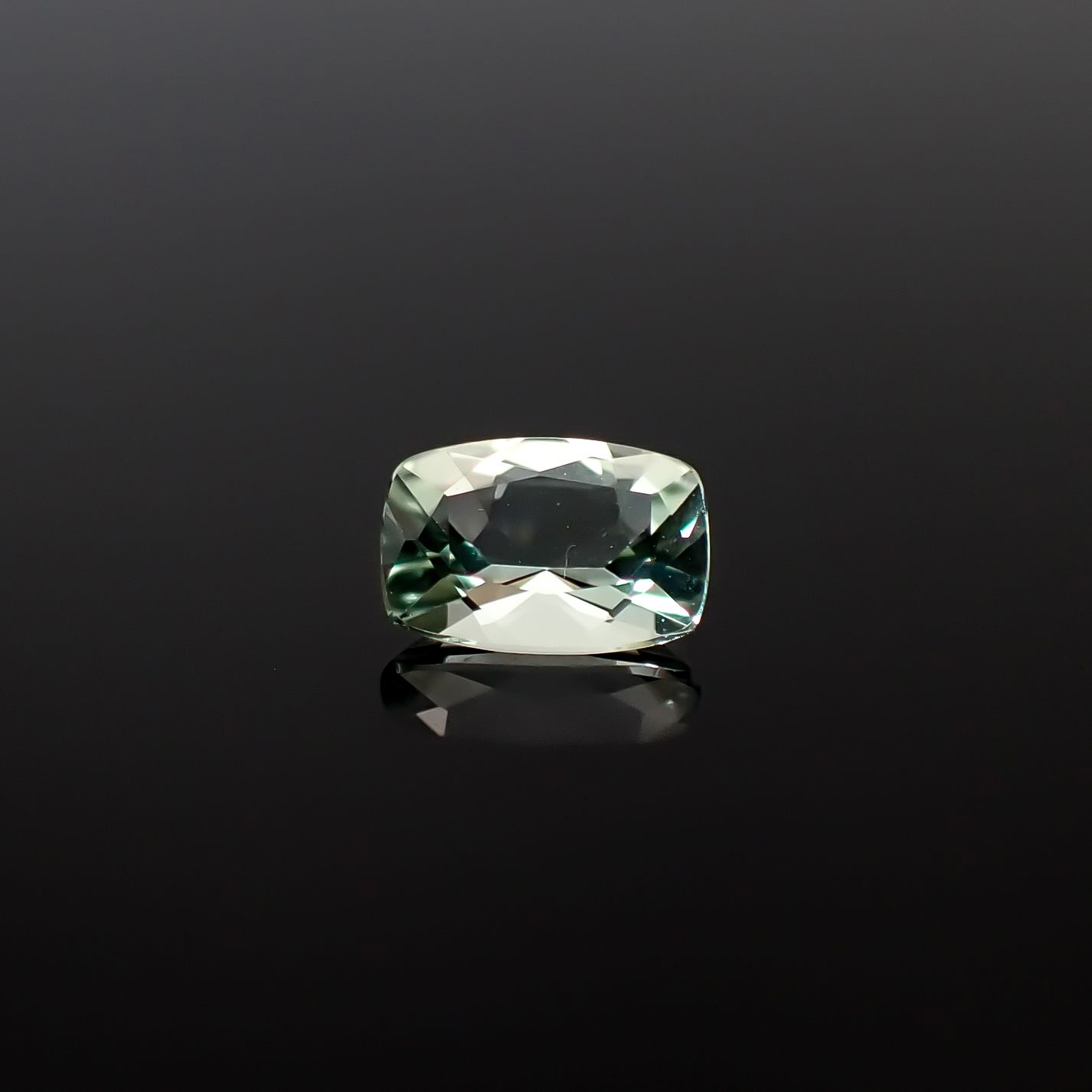 モンテブラサイト(宝石名モンテブラサイト)マダガスカル産 0.46ct 識別済[241229657]6x4mm前後