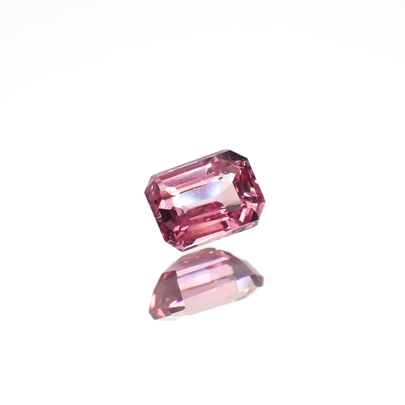 パパラチャサファイア(宝石名サファイア/別名パパラチャ・サファイア)スリランカ産 0.295ct DGL鑑付[220616470]4.07x2.99mm前後