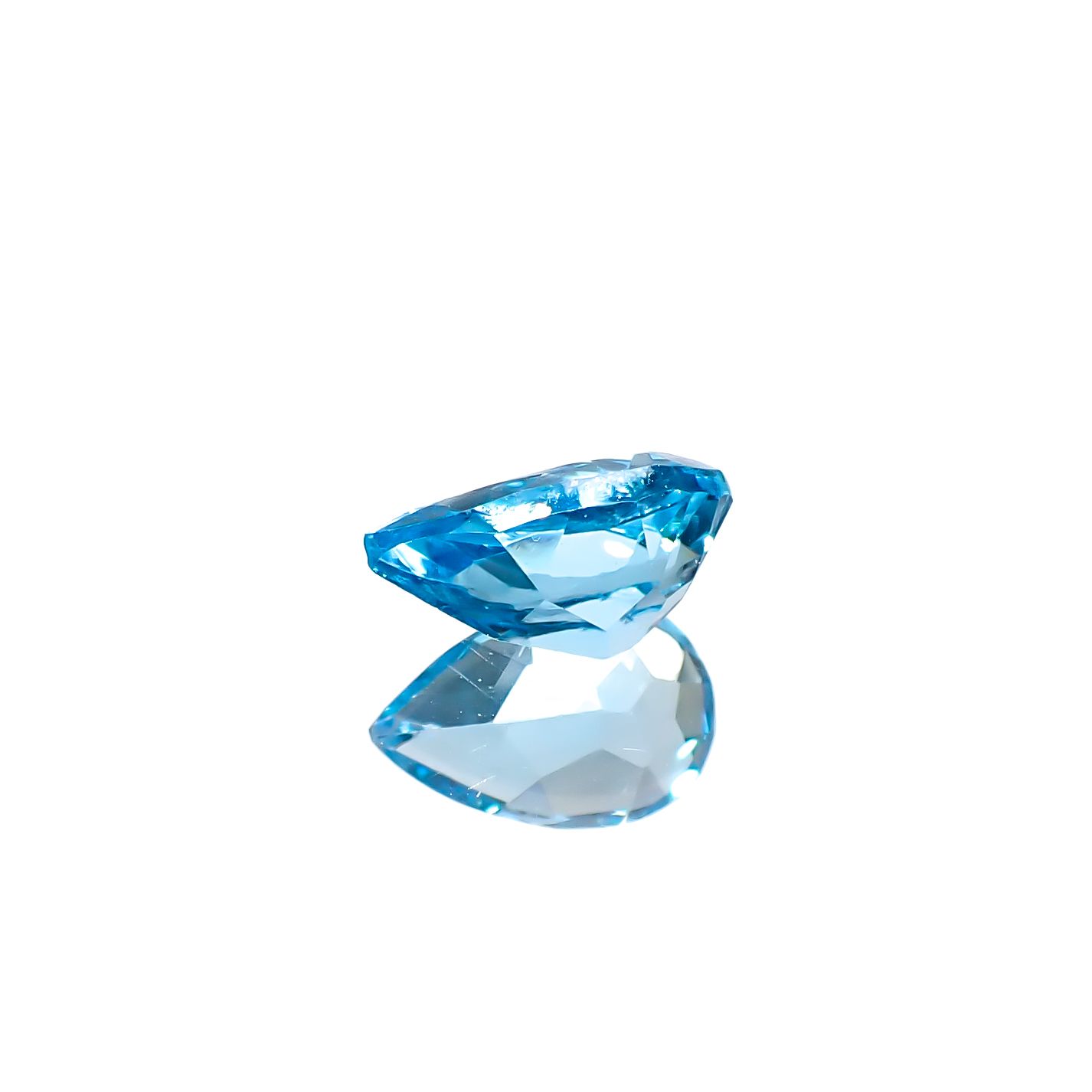 スイスブルートパーズ ブラジル産 1.68ct [241229581]9x6mm前後