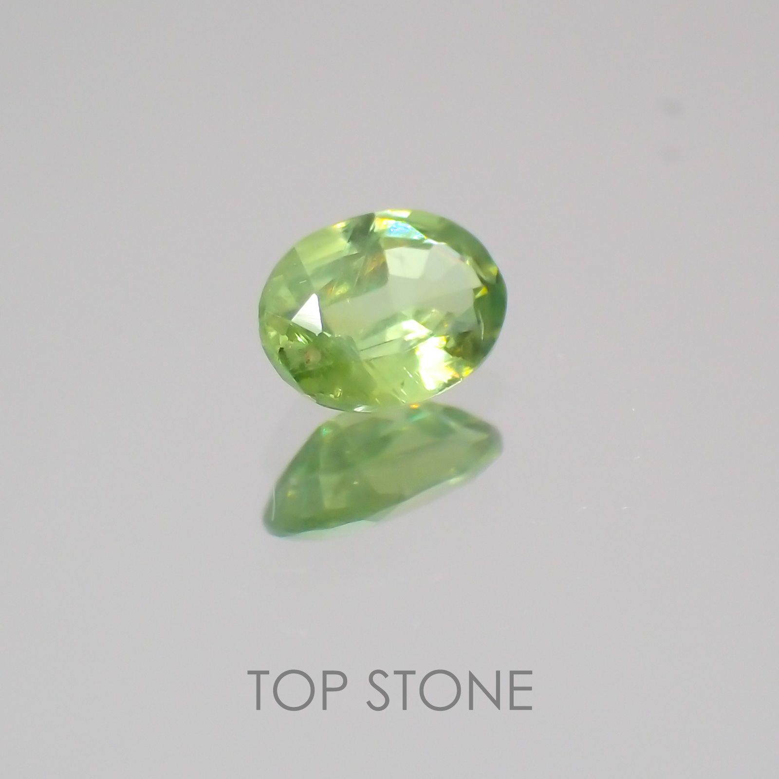 デマントイドガーネット(宝石名デマントイド・ガーネット) ナミビア産 0.17ct 識別済[21059885]4.1×3mm前後