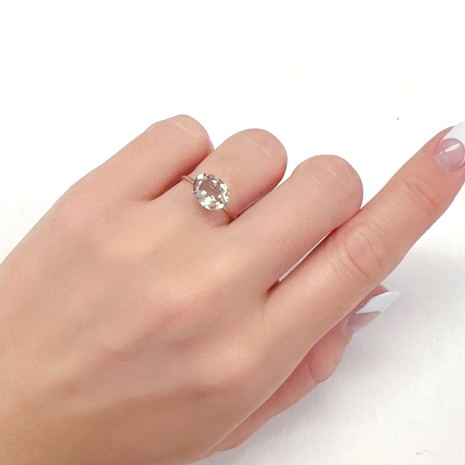 含バリウム・サニディン(宝石名サニディン)ドイツ産 2.62ct 識別済[231224978]10.6x8.6mm前後