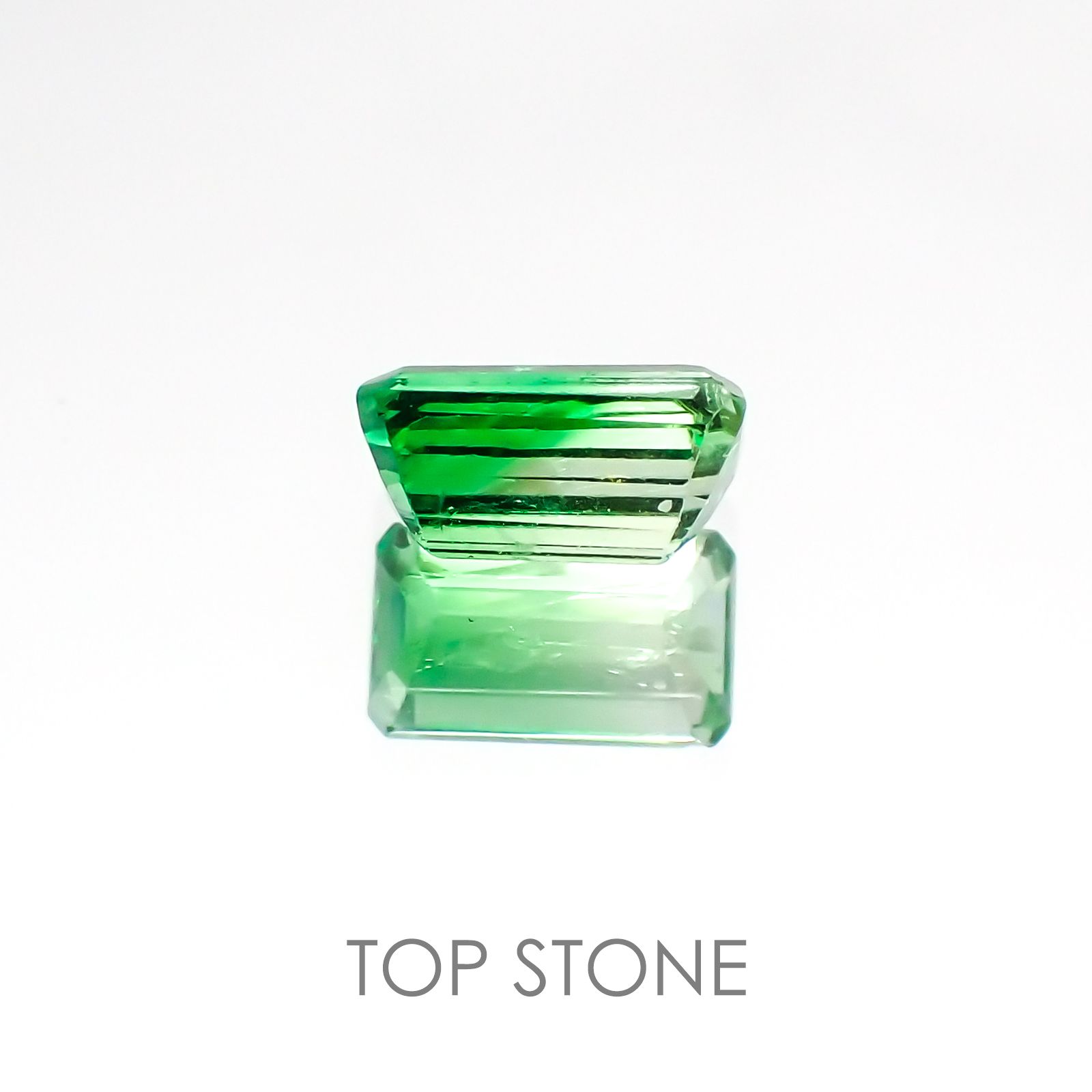バイカラーツァボライト タンザニア産 ルース 0.99ct[21018492]6.9×4mm前後