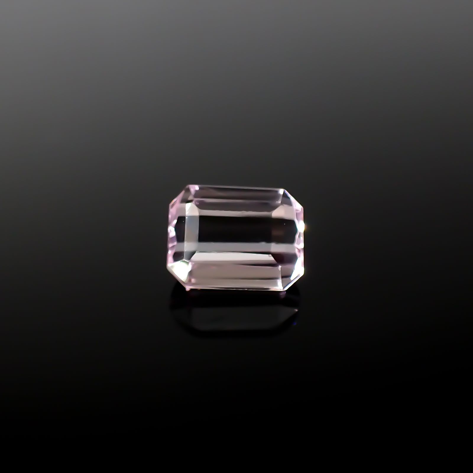 クンツァイト アフガニスタン産 4.03ct[231225144]9.8x7.5mm前後
