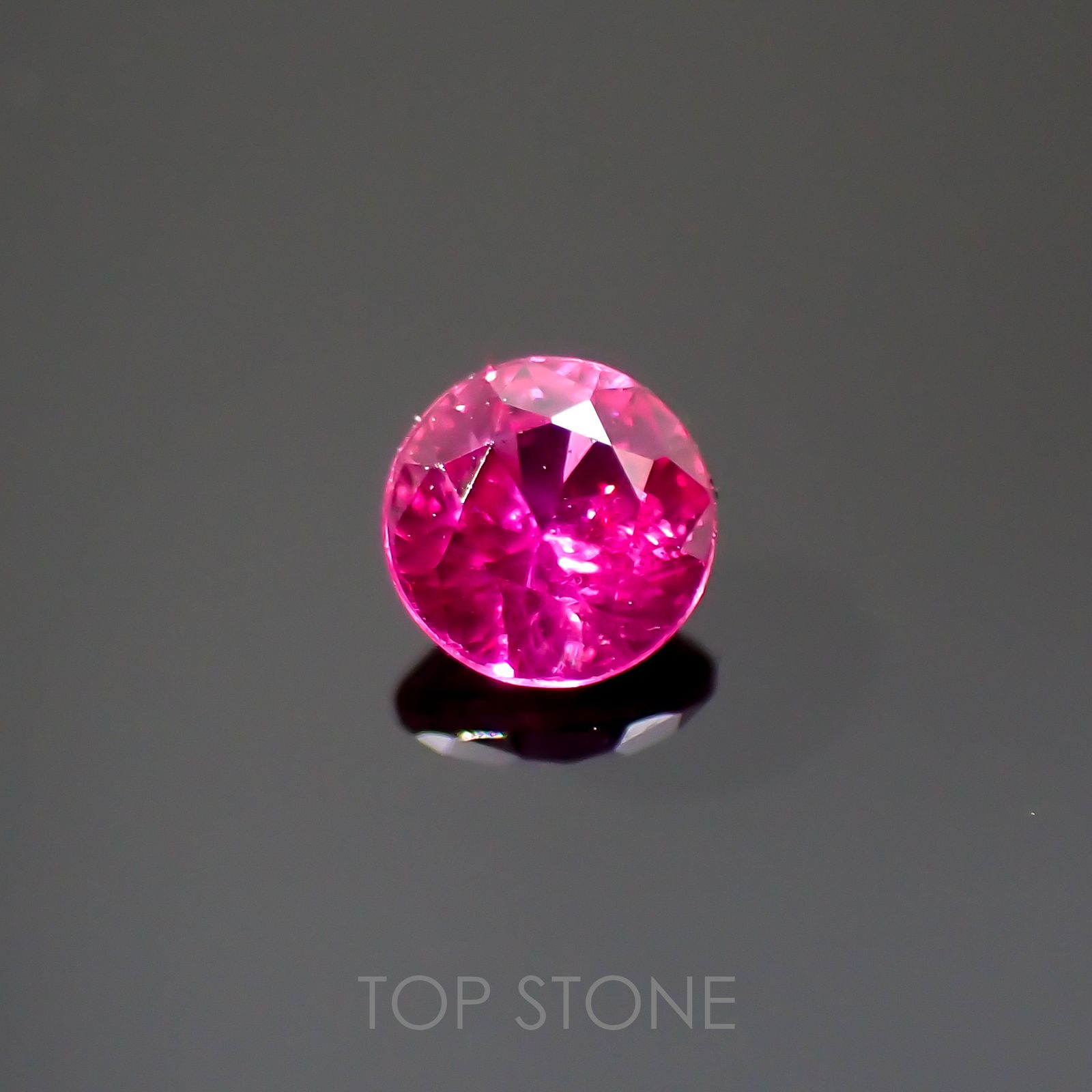 ルビー(宝石名ルビー)ベトナム/ビルマ産 0.14ct 識別済[220114773]2.9x2.9mm前後