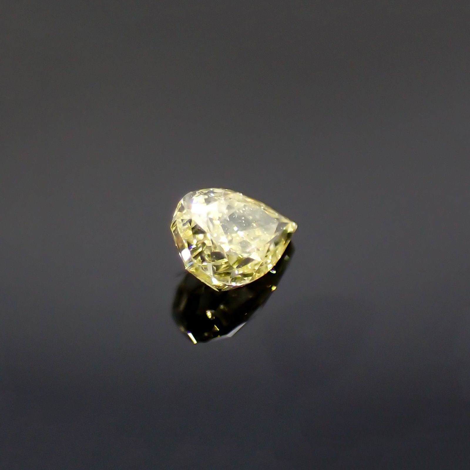 イエローダイヤモンド SI-VS(宝石名ダイアモンド) 0.058ct 識別済[220616399]2.7x2mm前後