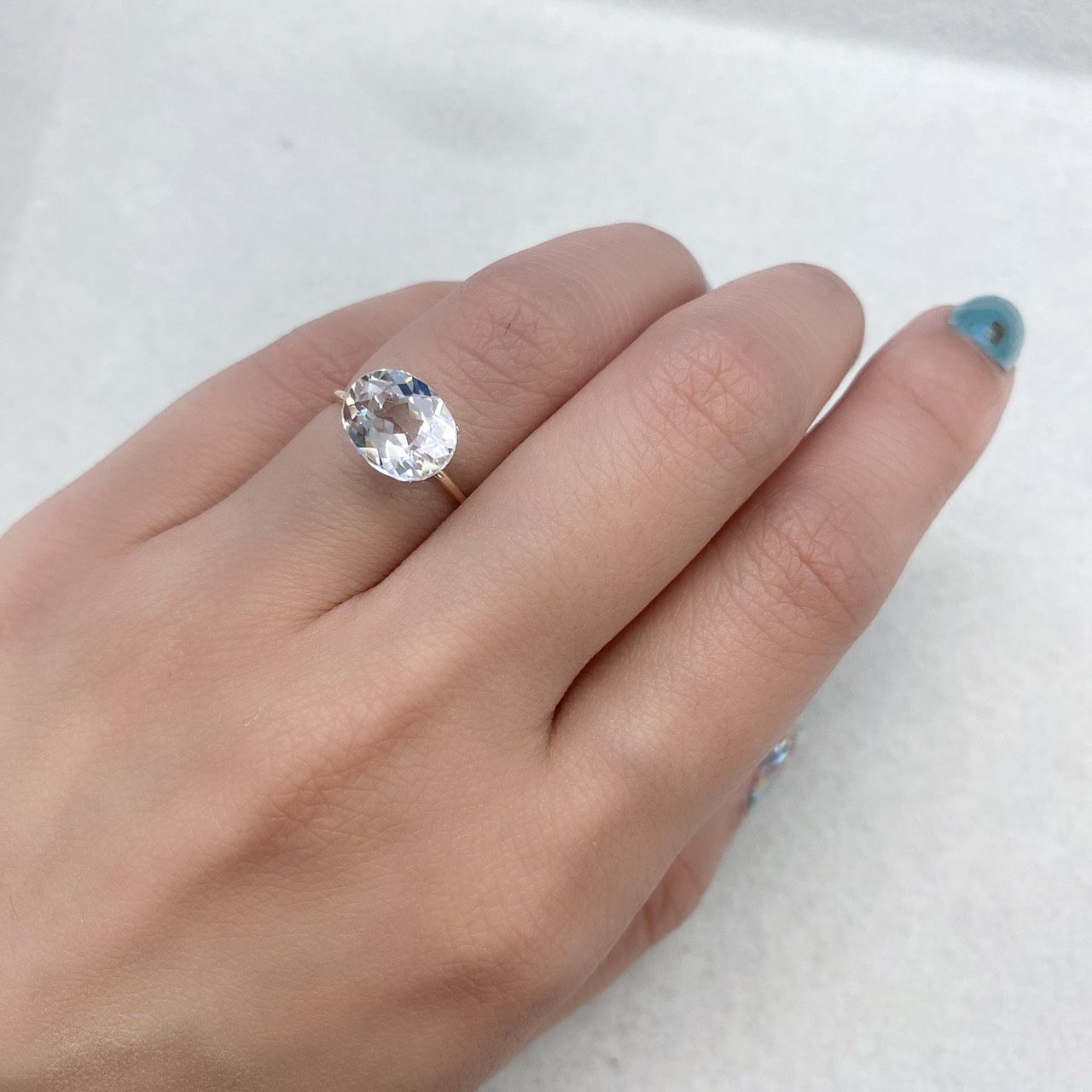 カラーレススポジュミン(宝石名ホワイト・スポジュミン) ブラジル産 2.90ct 識別済[210812623]9.8×7.9mm前後
