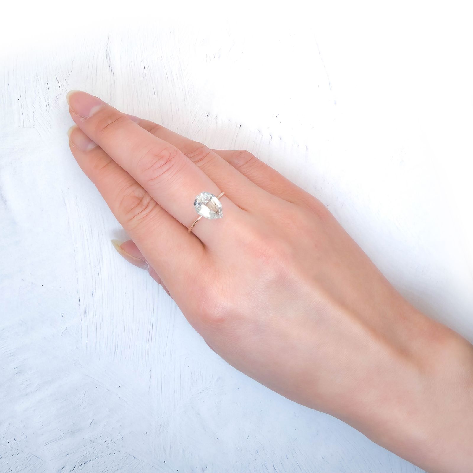 ティンカーベルクォーツ ブラジル産 1.81ct / 11.3x8mm前後 [260131527]