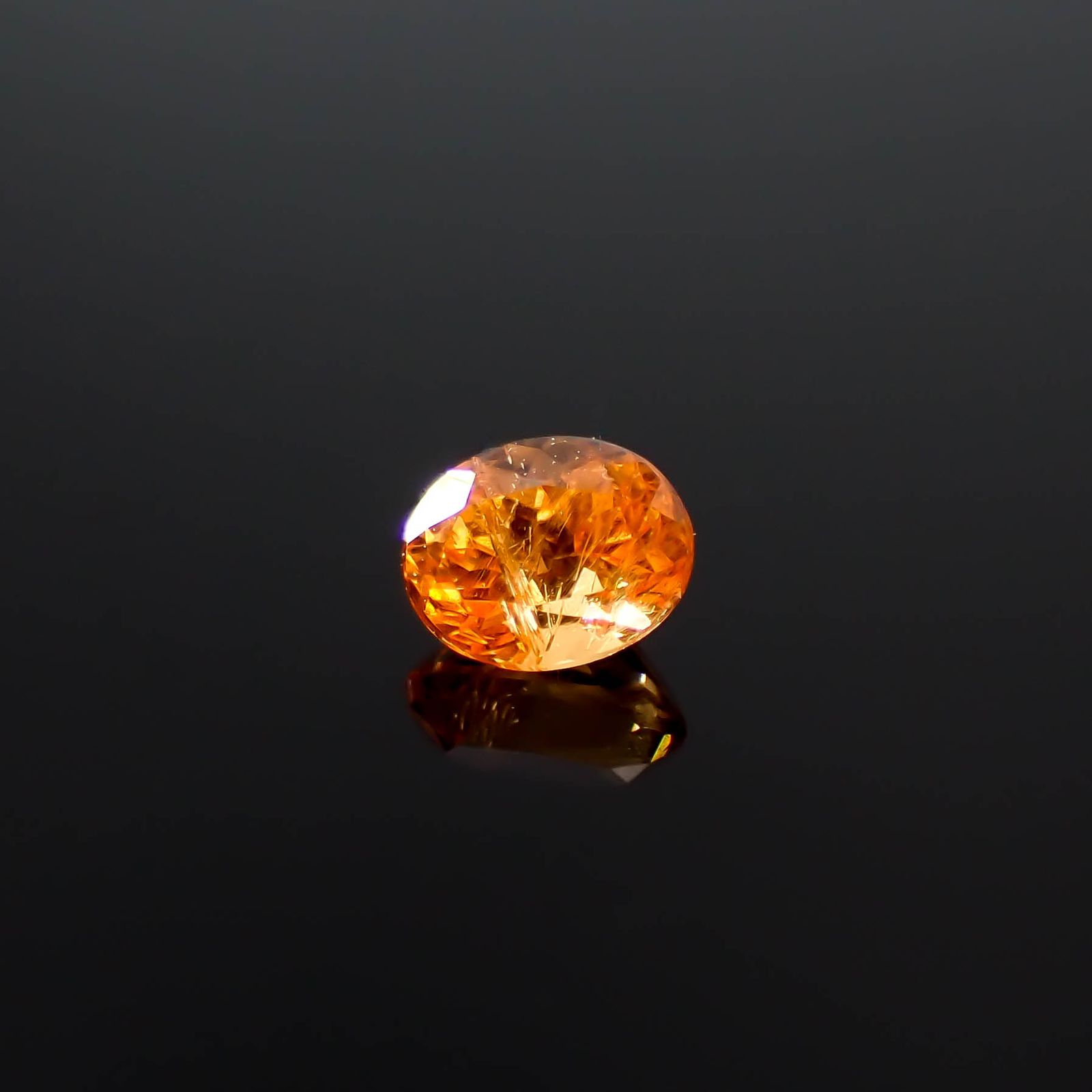 マンダリンガーネット マダガスカル産 0.22ct[240628227]3.5x2.8mm前後