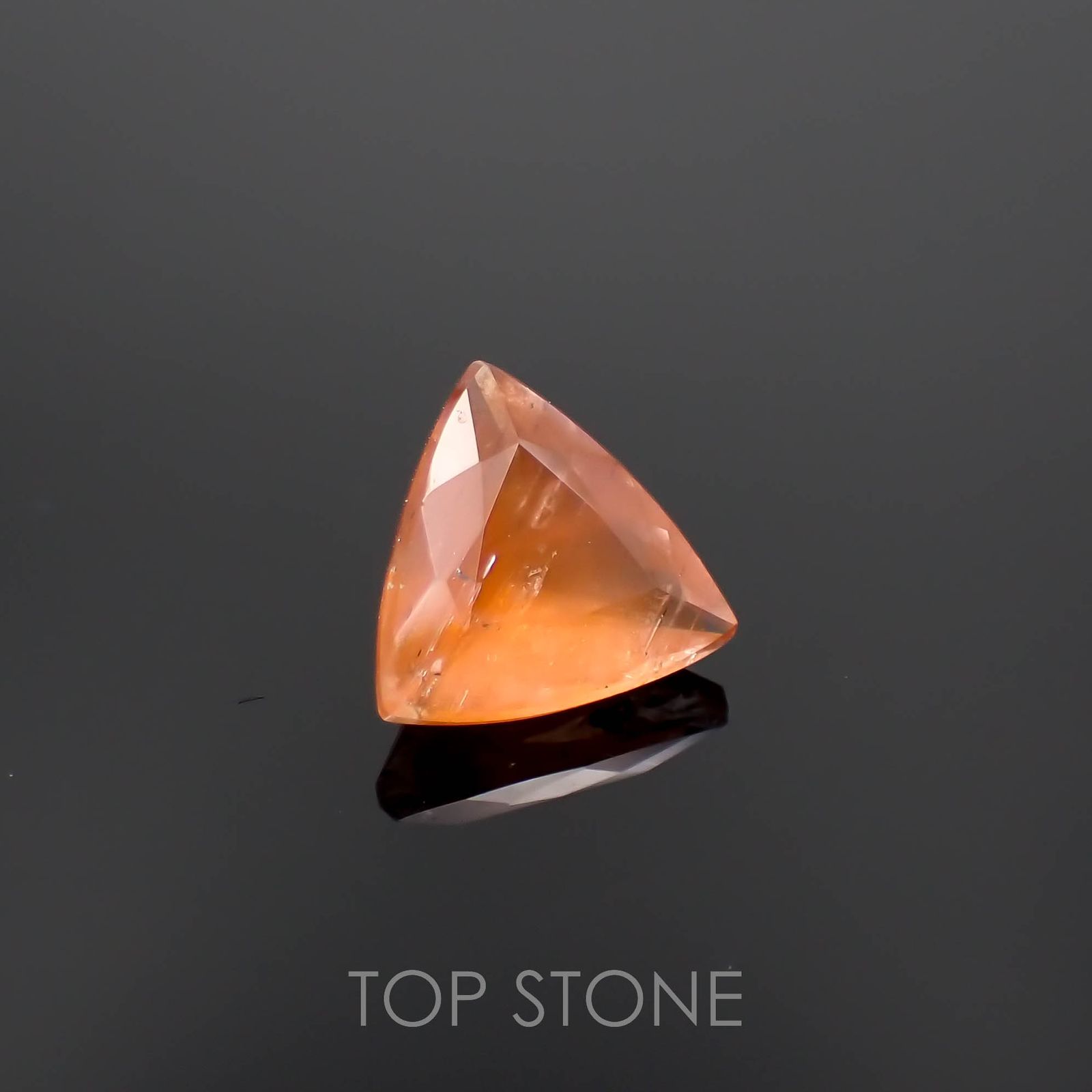 サンストーンスキャポライト(宝石名シーン・スキャポライト)タンザニア産 1.42ct 識別済[221219282]8.2x8.4mm前後