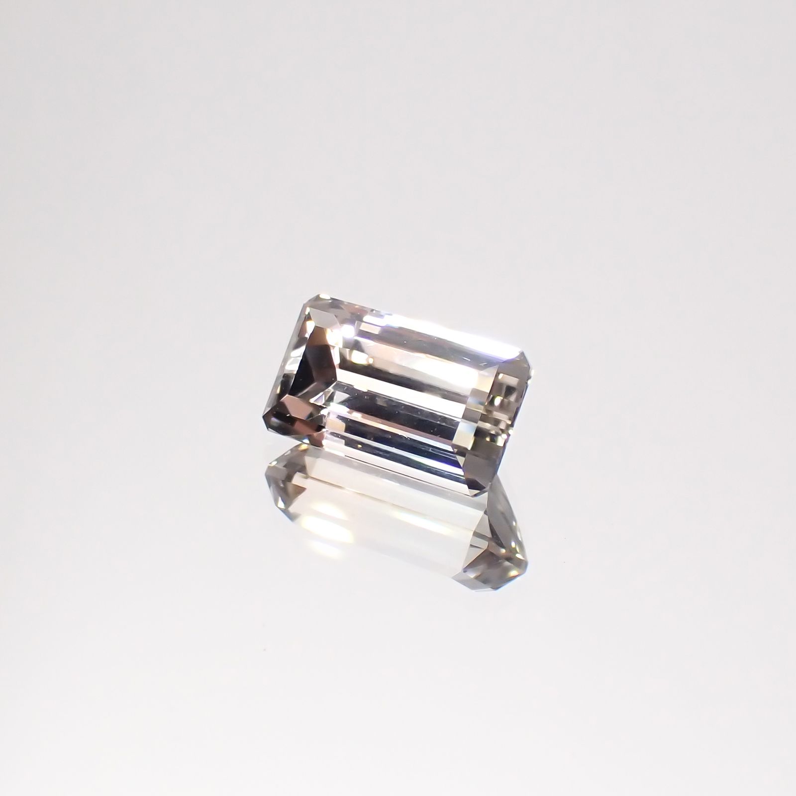 バイカラートパーズ ウクライナ産 2.56ct[231224892]9.4x5.4mm前後