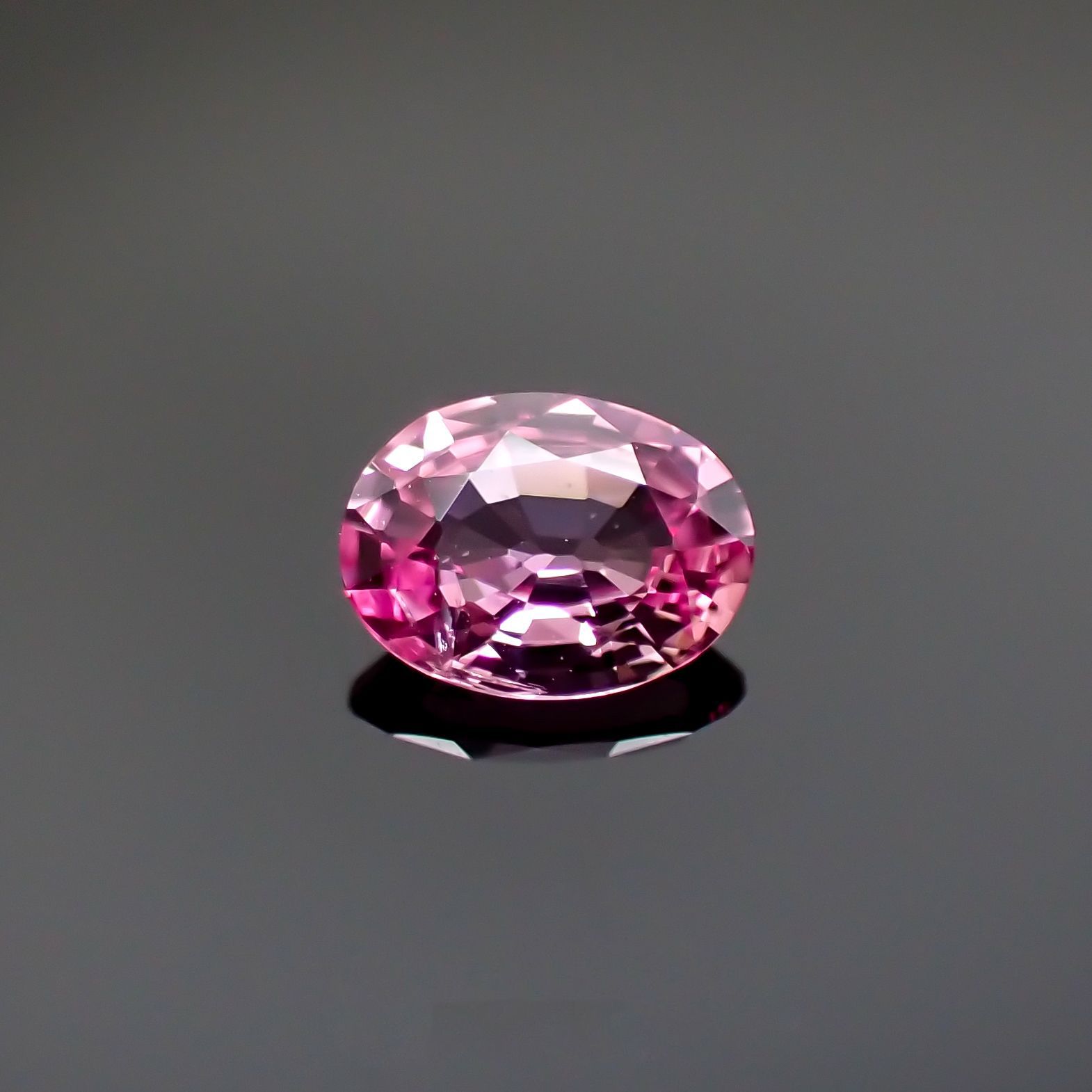 パパラチャサファイア(宝石名サファイア/別名パパラチャ・サファイア) スリランカ産 0.333ct DGL鑑付[21019428]4.9×3.7mm前後