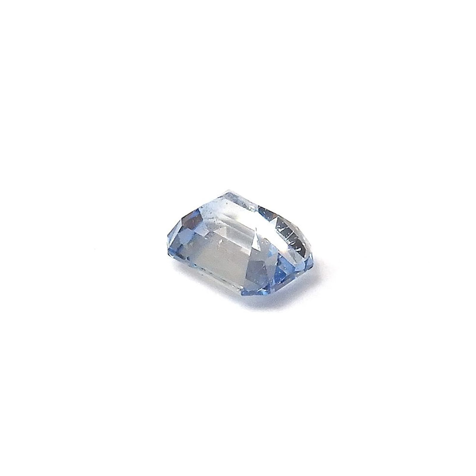 ジェレメジェバイト(宝石名エレメジェバイト)ナミビア産 ソ付(彩珠) 0.250ct / 4x3.1mm前後 [220817283]