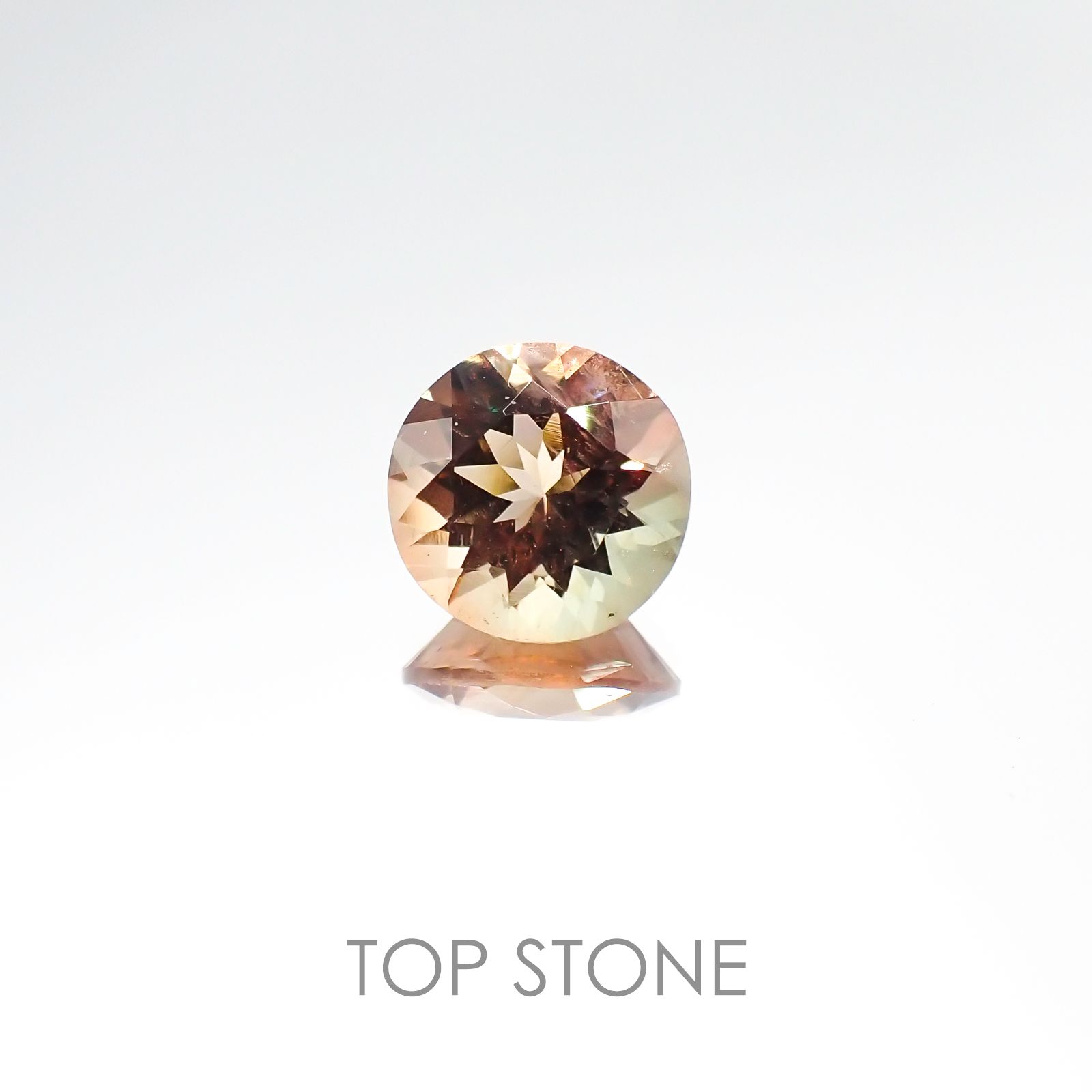バイカラーオレゴンサンストーン(宝石名バイカラー・ラブラドライト) アメリカ・オレゴン州産 2.223ct ソ付(彩珠)[20106334]8.9×8.9mm前後