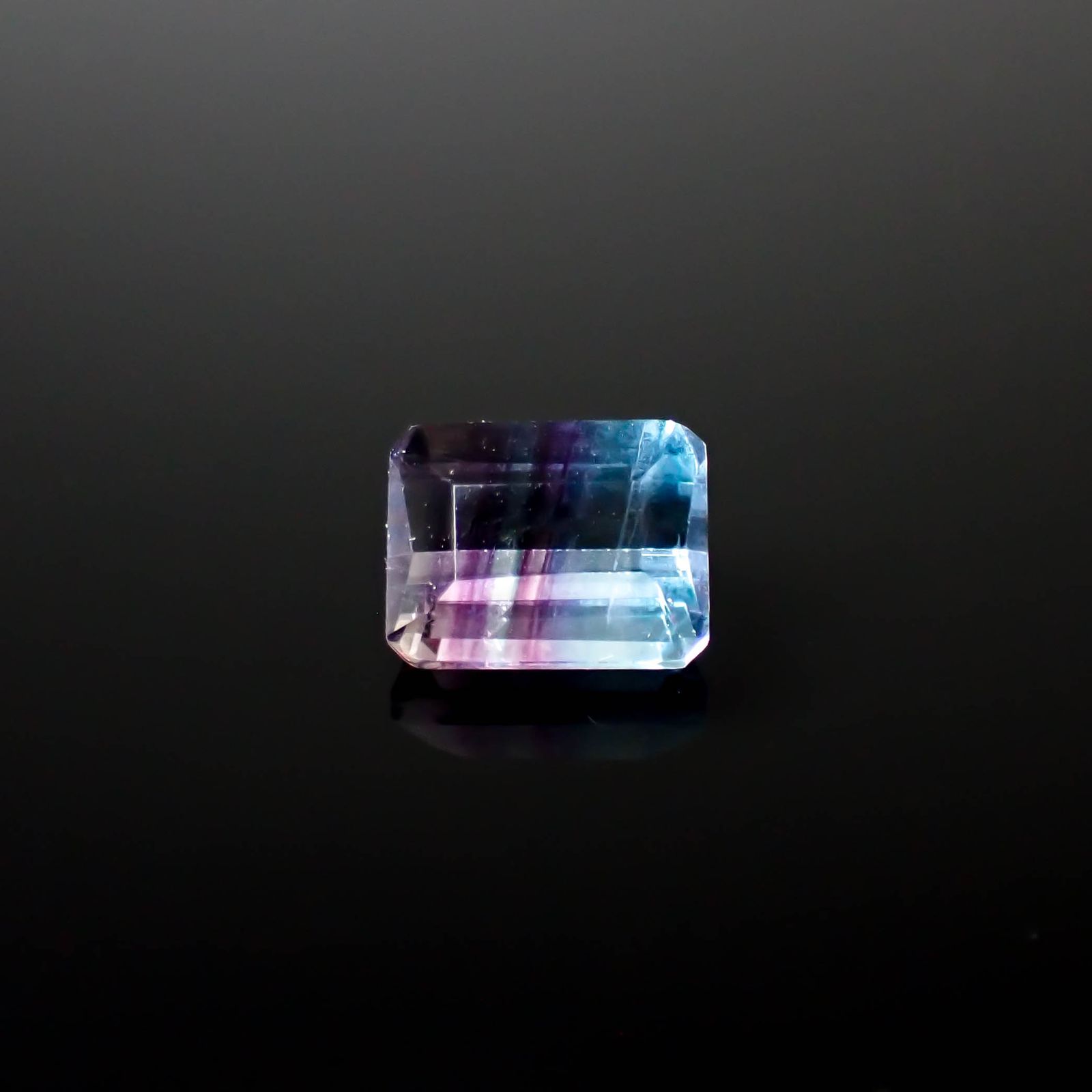 パーティカラーフローライト フルオレッセンス ブラジル産 3.13ct[240828644]8.9x7mm前後