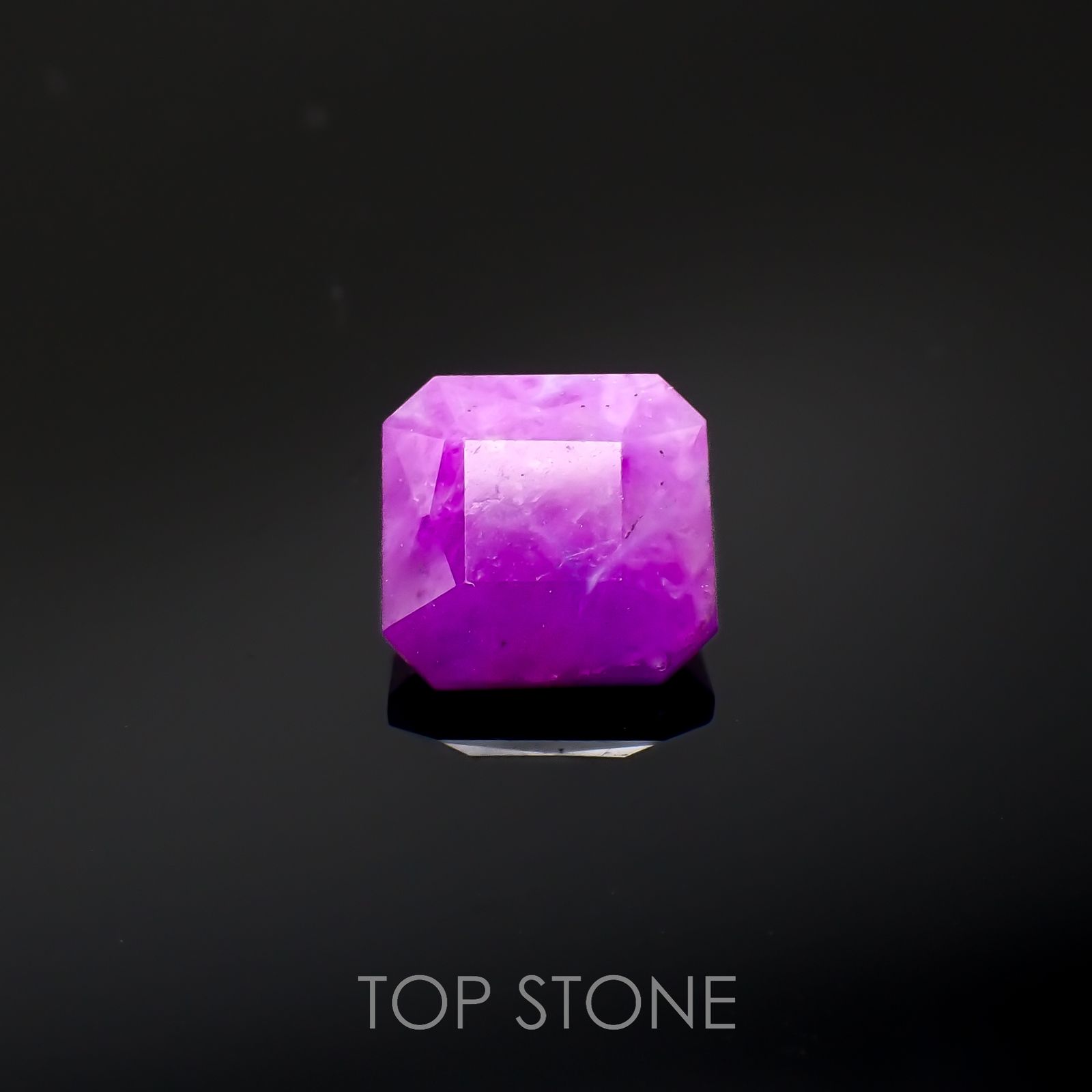 スギライト 南アフリカ産 1.12ct[220917604]6.7x6.4mm前後