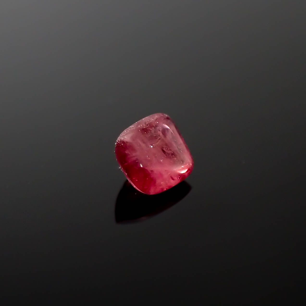 ◇バフカット◇レッドベリル/ピンクベリル アメリカ・ユタ州産 0.16ct[240326681]3.5x3.2mm前後