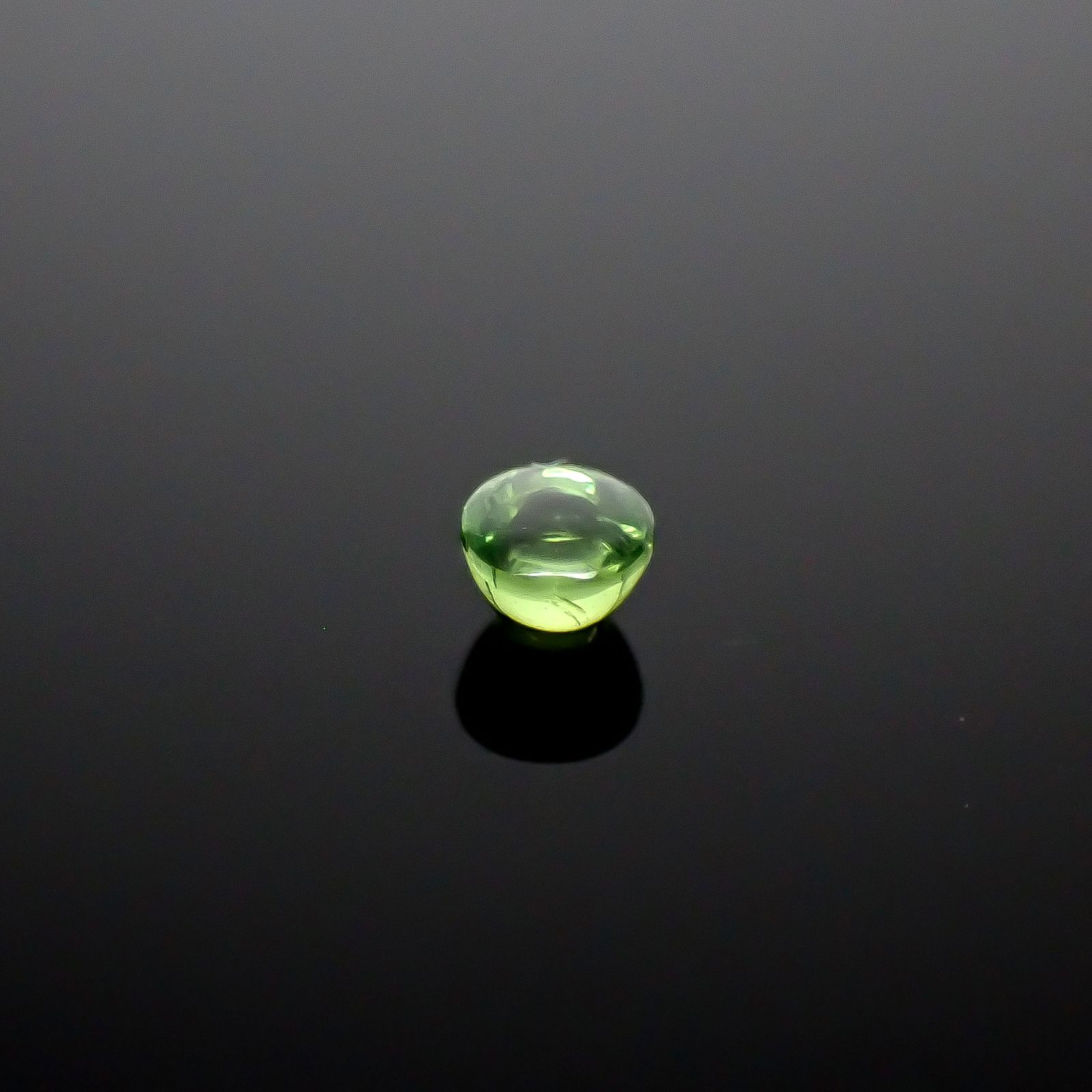 デマントイドガーネット ロシア産 0.061ct[240628249]2.1x2.1mm前後