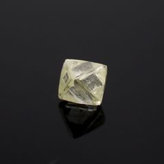 ソーヤブルダイヤモンド 原石(トライゴンあり/Trigon) ※通し穴あり(宝石名ダイアモンド) 0.30ct 識別済[230923458]4.1x4.1mm前後