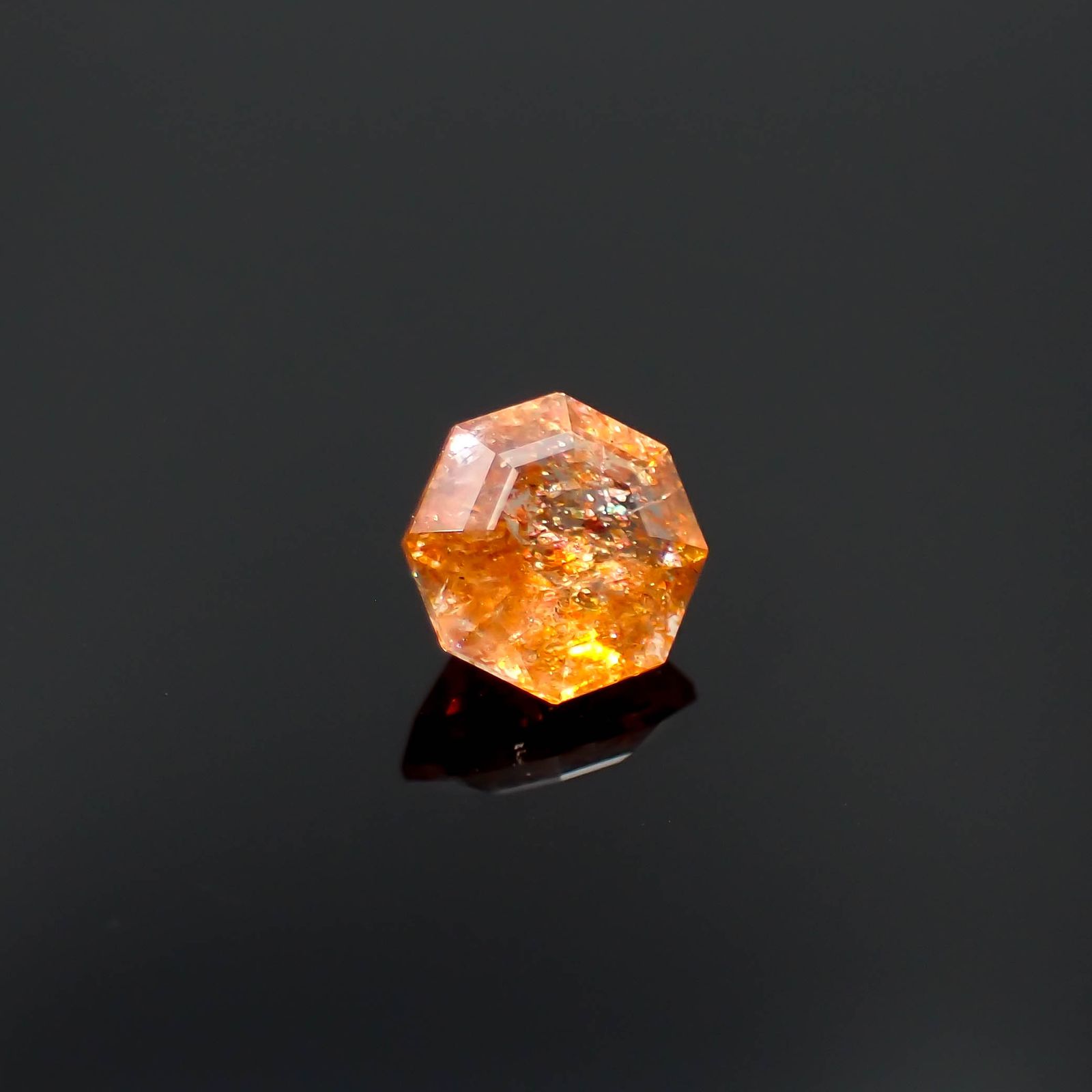 ◇オクタゴンカット◇イリュージョンサンストーン タンザニア産 0.43ct[230320958]4.8x4.6mm前後