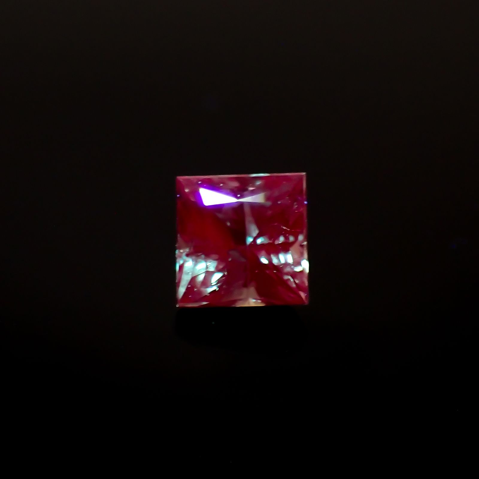 ◇プリンセスカット◇アレキサンドライト ブラジル産 0.11ct[230522059]2.5x2.5mm前後