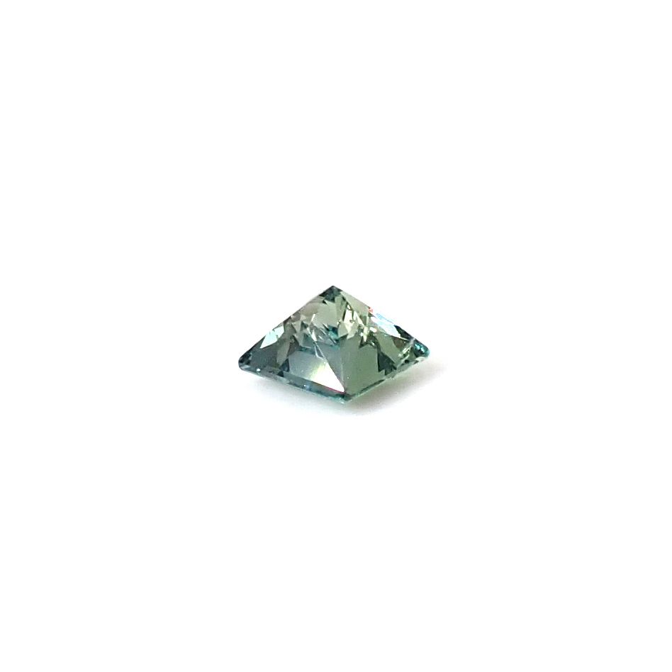◇プリンセスカット◇アレキサンドライト ブラジル産 EmeraldMains社製 0.35ct / 3.7x3.7mm前後 [260131570]