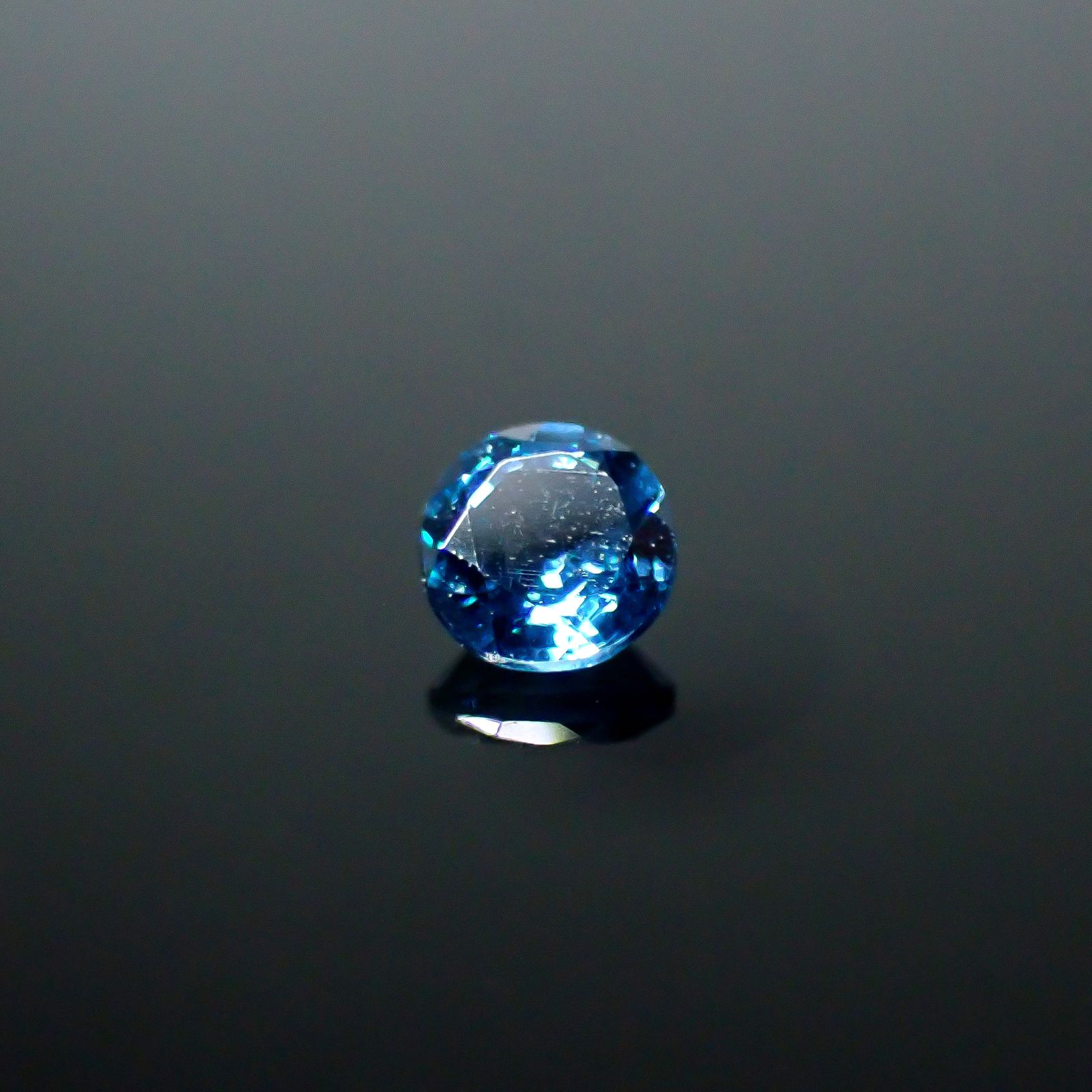 ガーナイト ナイジェリア産 0.14ct / 2.9x2.9mm前後 [250730658]