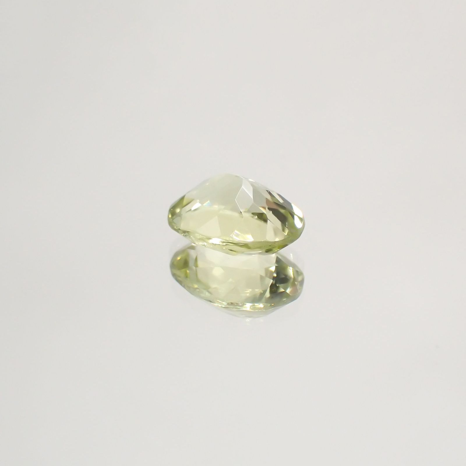 シリマナイト(宝石名シリマナイト) インド産 1.38ct 識別済[210810684]8.1×6.2mm前後