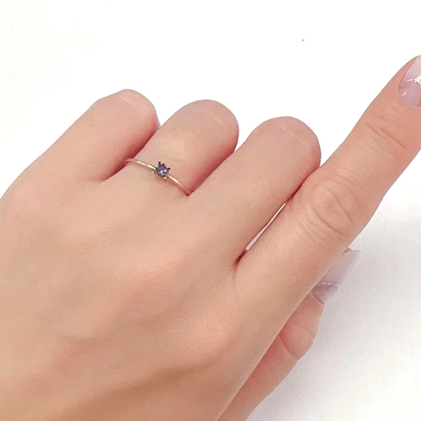 ◇プリンセスカット◇アレキサンドライト ブラジル産/EmeraldMains社製 0.085ct[240527594]2.4x2.4mm前後