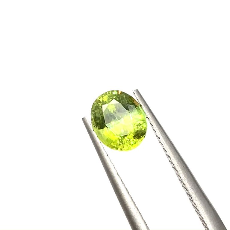 スフェーン(宝石名スフェーン)マダガスカル産 0.98ct 識別済[230120094 