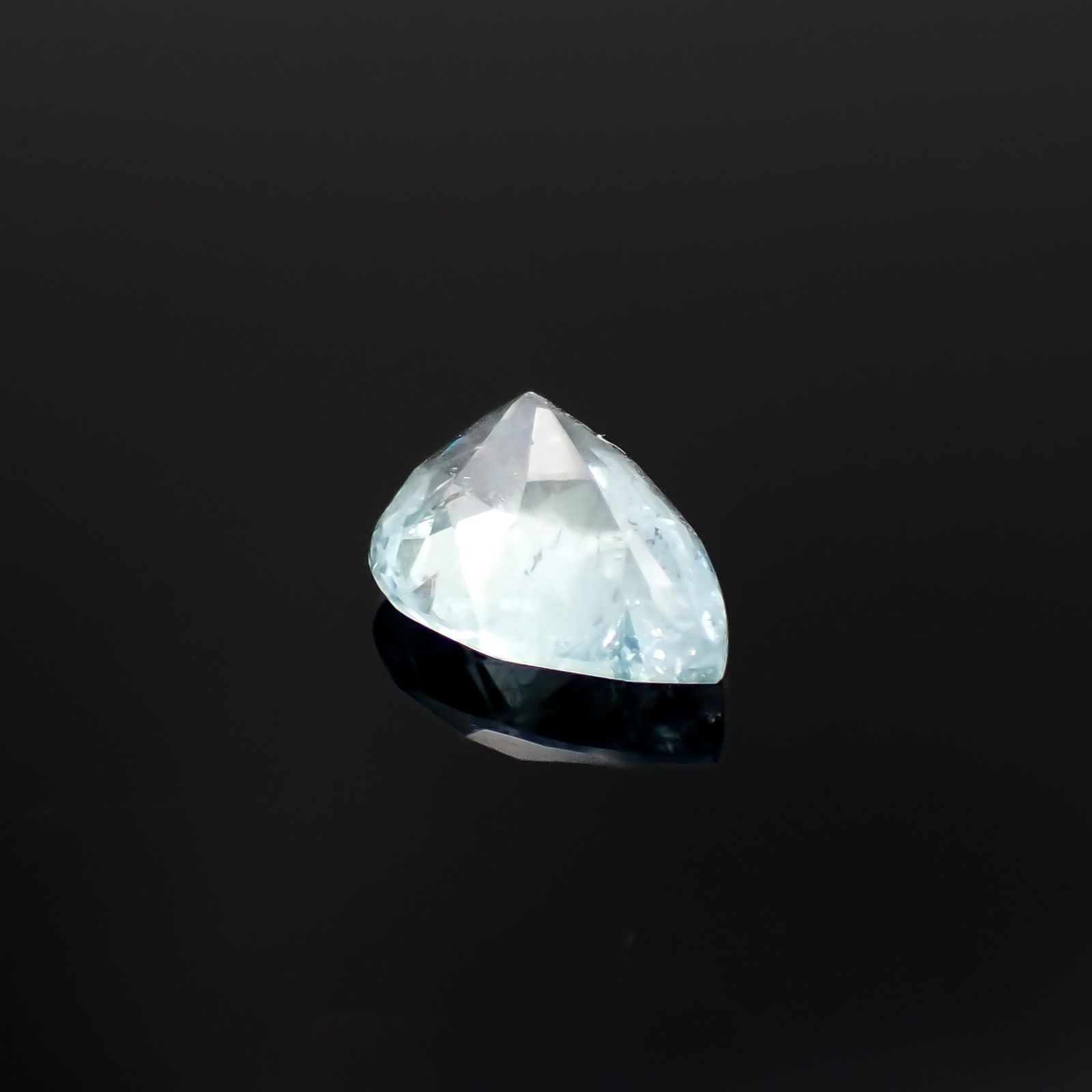 ユークレース(宝石名ブルー・ユークレース)コロンビア産 2.402ct ソ付[221018847]10.6x7.7mm前後 | TOP  STONE(トップストーン)