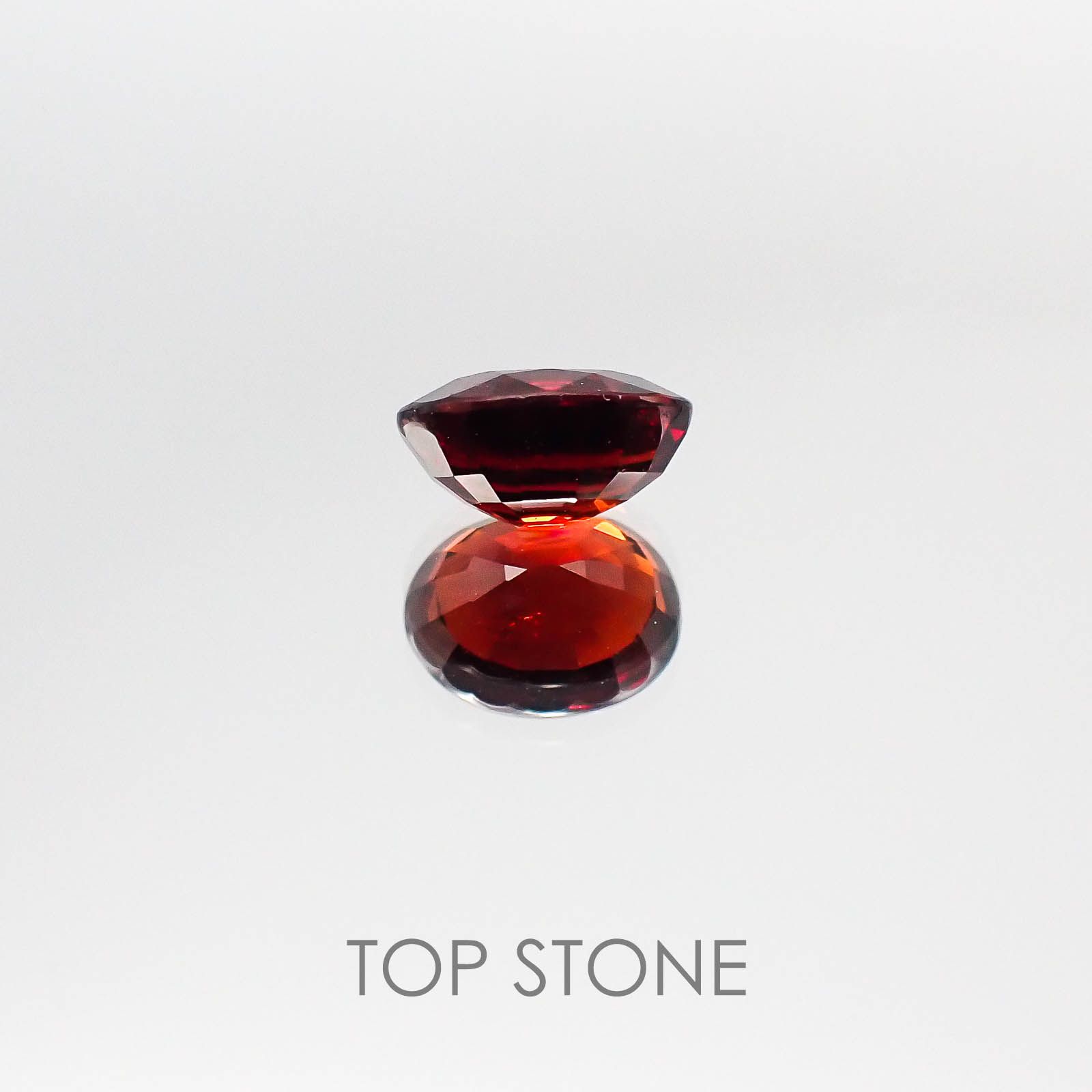 スペサルティンアルマンディンガーネット(宝石名スペサルティン アルマンディン・ガーネット) マダガスカル産 2.24ct 識別済[20073697]8.2×6.4mm前後
