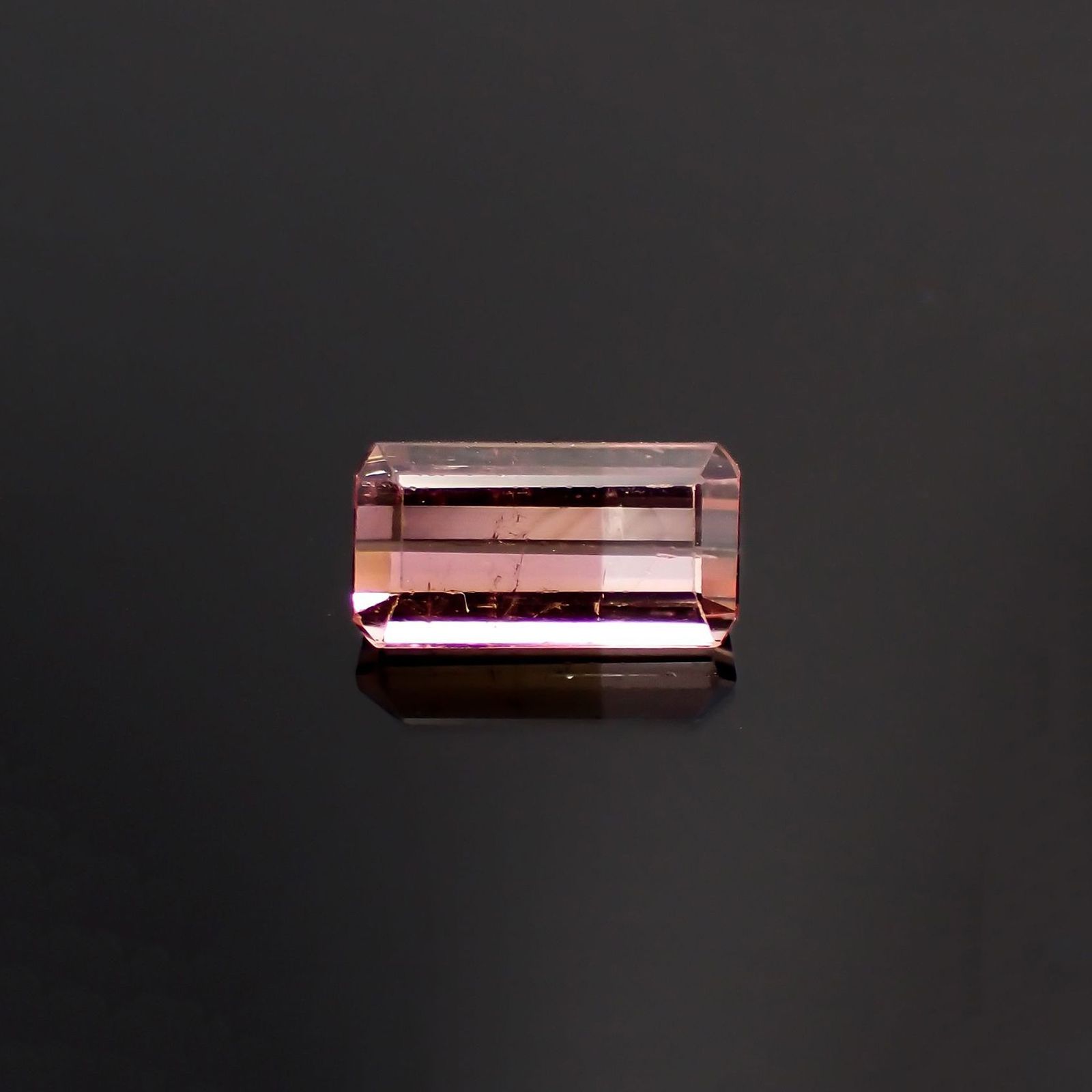 バイカラートルマリン(宝石名トルマリン)アフガニスタン産 識別済 1.49ct / 8.7x4.6mm前後 [260719558]