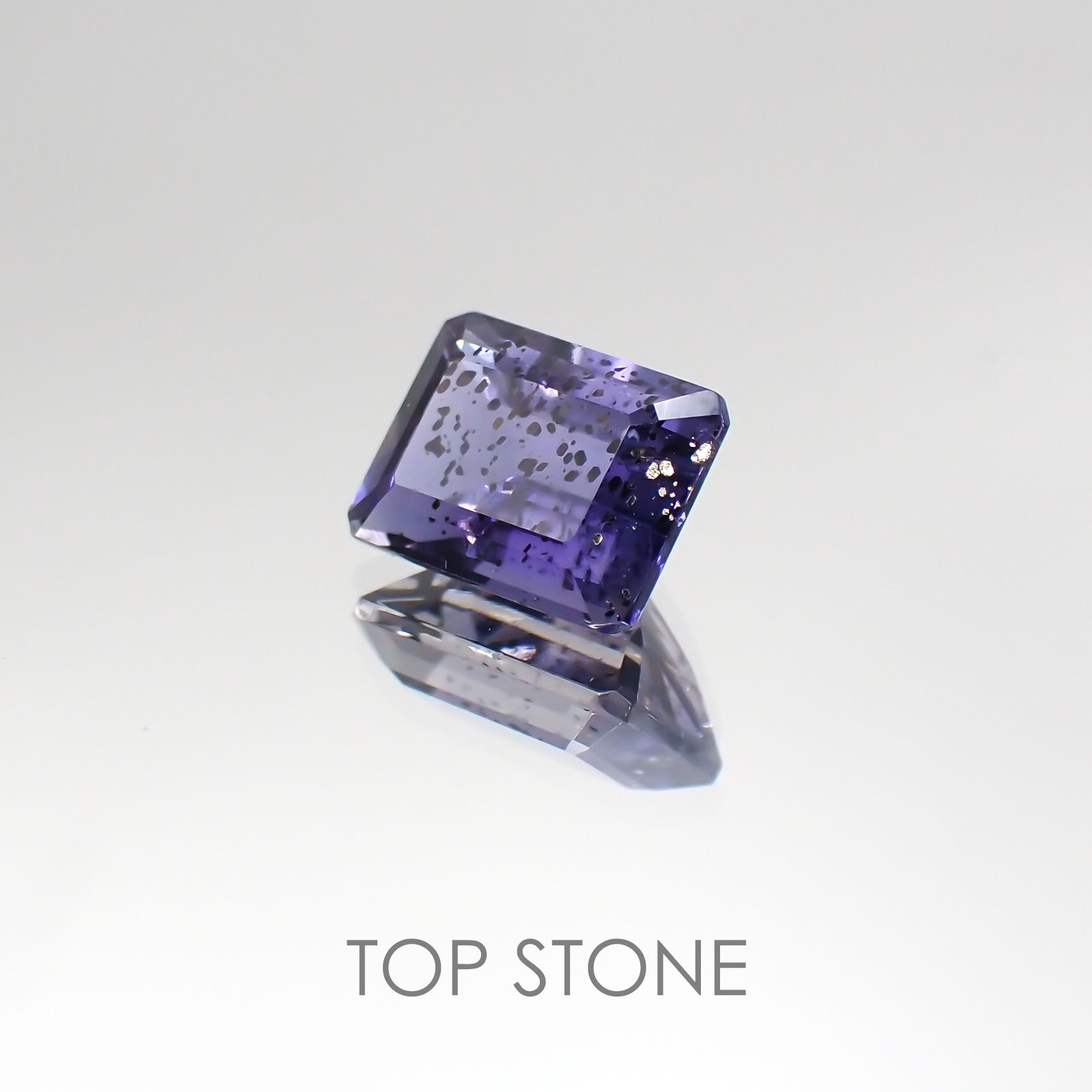 アイオライトサンストーン インド・ブラジル産 ルース 1.53ct[20129283]8.1×6.1mm前後