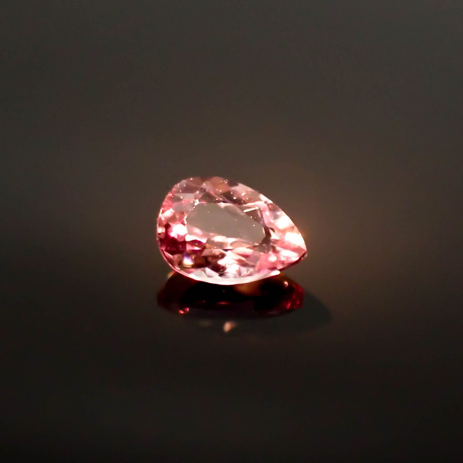 カラーシフト ピンクダイアスポア アフガニスタン産 0.45ct[240627979]5.6x3.9mm前後