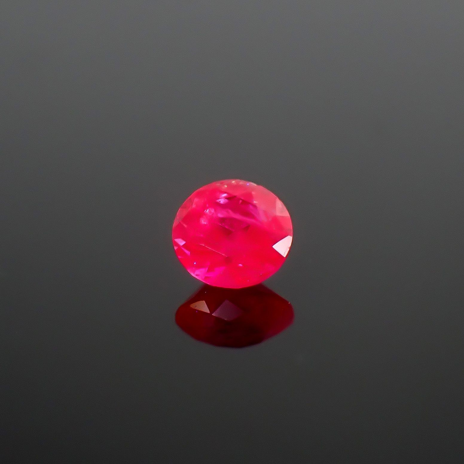 ルビー グリーンランド産 0.15ct / 3x3mm前後 [261033224]
