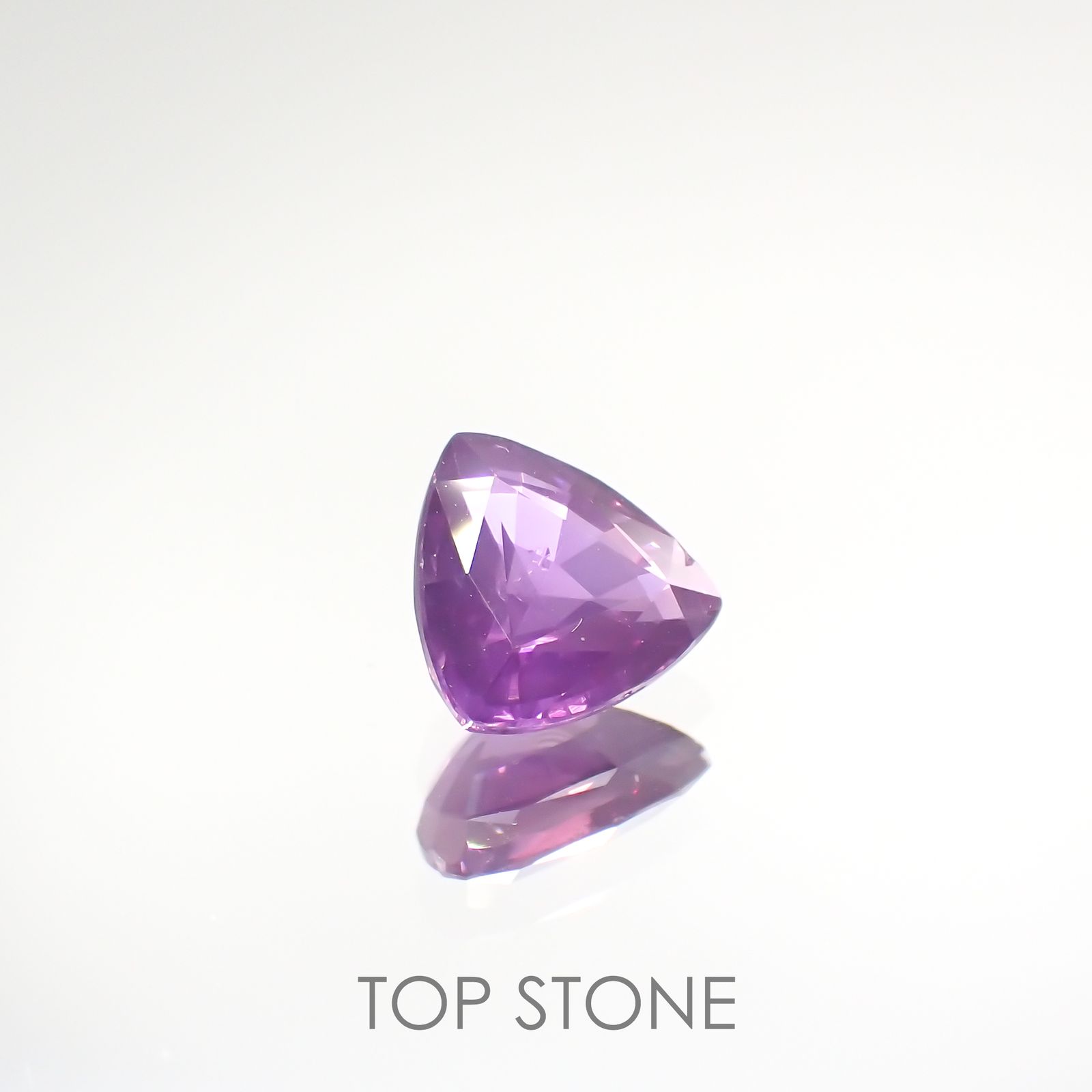 バイオレットサファイア(宝石名バイオレット・サファイア) マダガスカル/タンザニア産 1.334ct ソ付(彩珠)[210812482]6.7×6.9mm前後