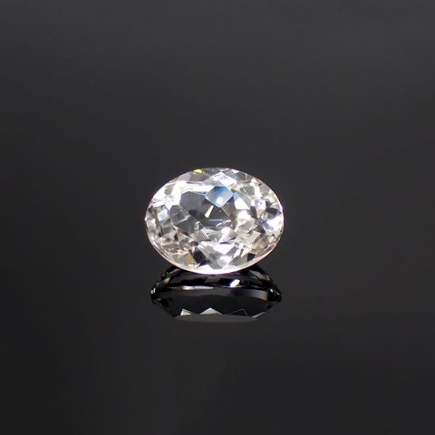 カラーレススポジュミン(宝石名ホワイト・スポジュミン) ブラジル産 2.96ct 識別済[210812625]9.7×7.7mm前後
